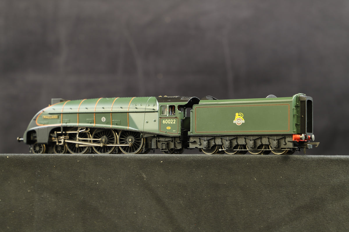 Hornby OO Class A4 4-6-2 &#39;Mallard&#39; &#39;60022&#39; BR Green