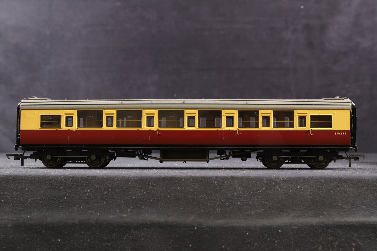 Hornby OO Rake of 7 SR Maunsell BR Crimson &amp; Cream Coaches