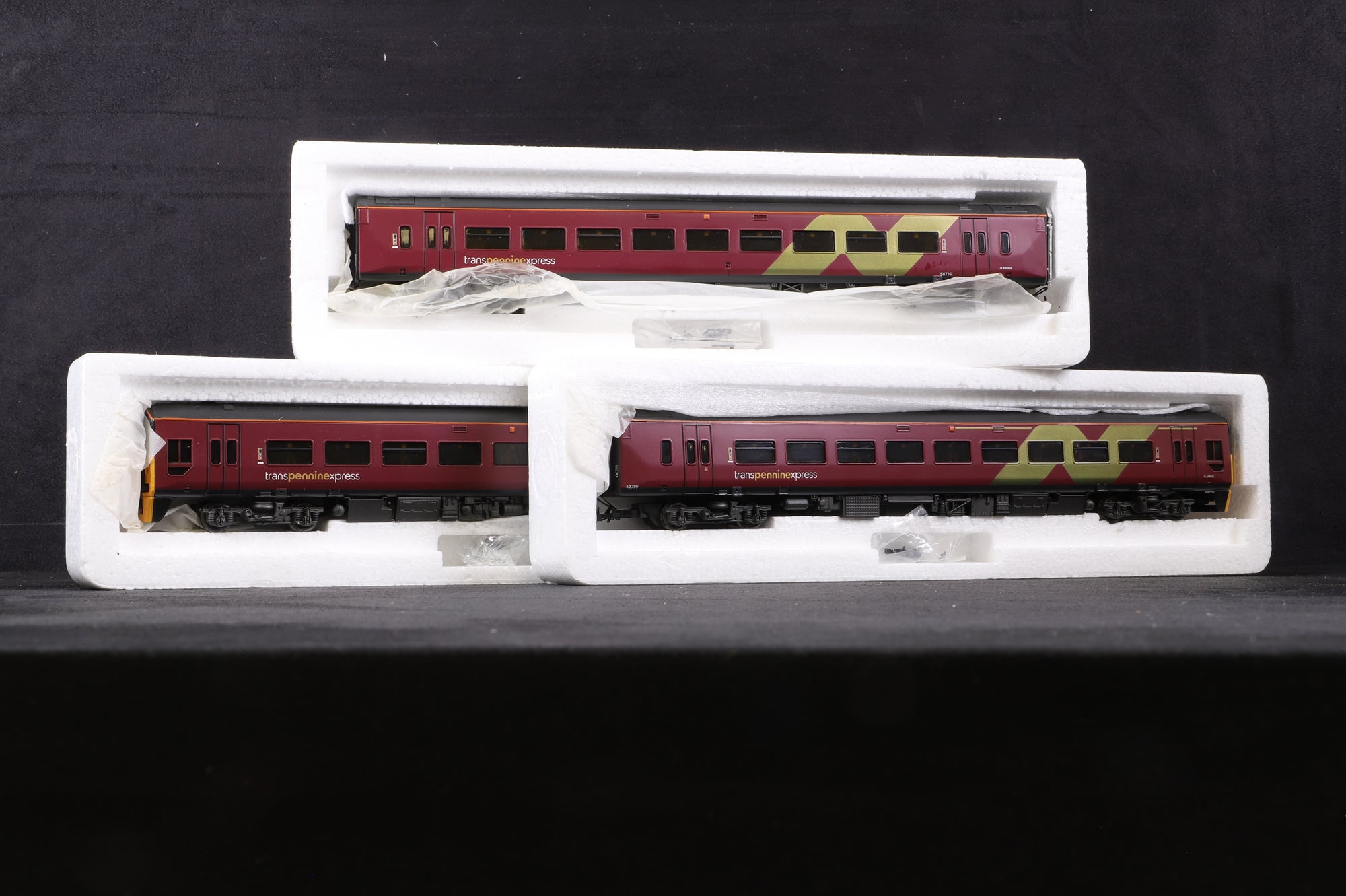 Bachmann OO 31-513A Class 159 3 Car DMU Arriva Livery
