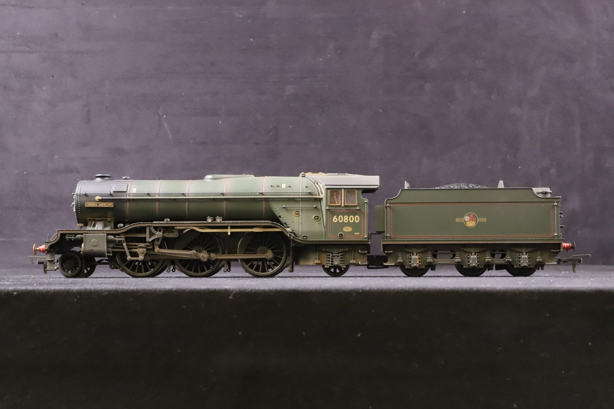 Bachmann OO 35-201 LNER Class V2 '60800' 'Green Arrow' BR Lined Green L/C Weathered DCC Sound