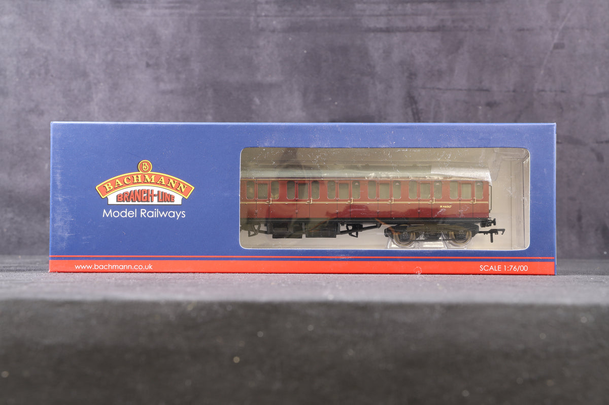 Bachmann OO Rake Of 4 MK1 Suburban BR Lined Maroon Coaches With Passengers Inc. 34-700C, 34-630B, 34-604C &amp; 34-630A