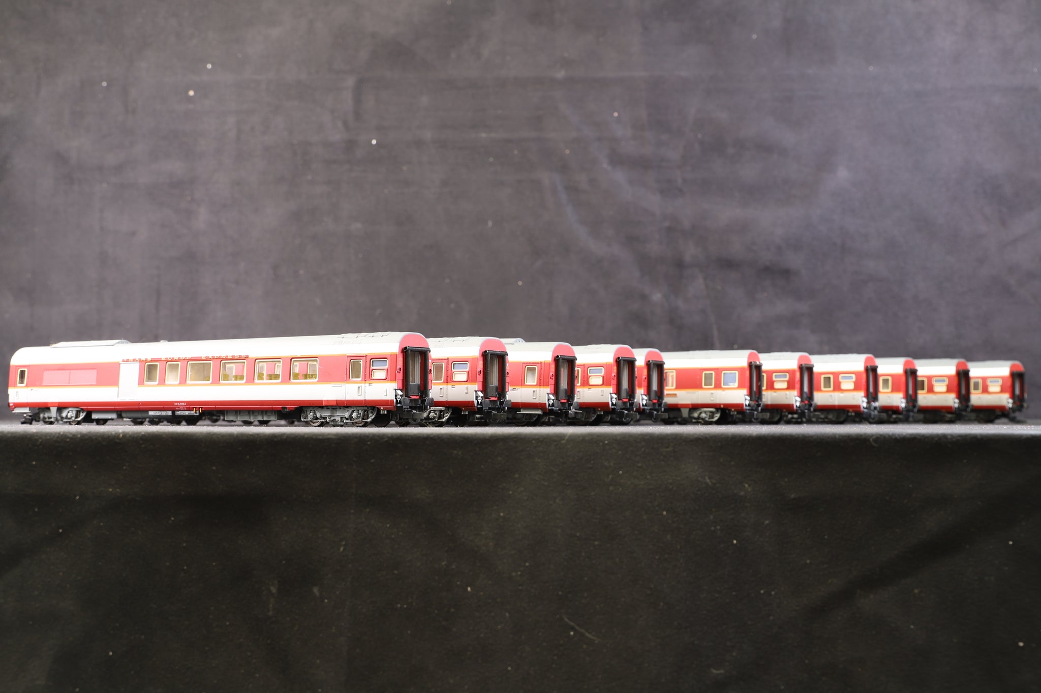 LS Models/Modern Gala HO Rake of 11 Trans Europe Express Coaches ...