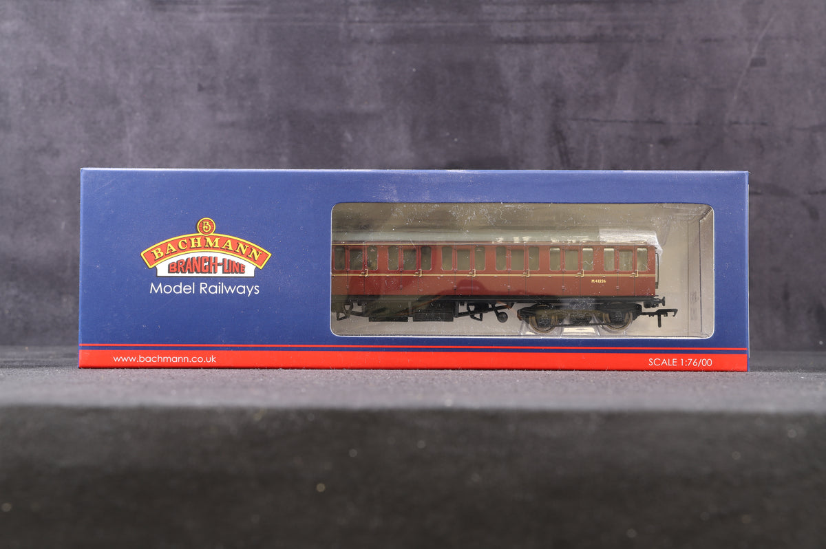 Bachmann OO Rake Of 4 MK1 Suburban BR Lined Maroon Coaches With Passengers Inc. 34-700C, 34-630B, 34-604C &amp; 34-630A