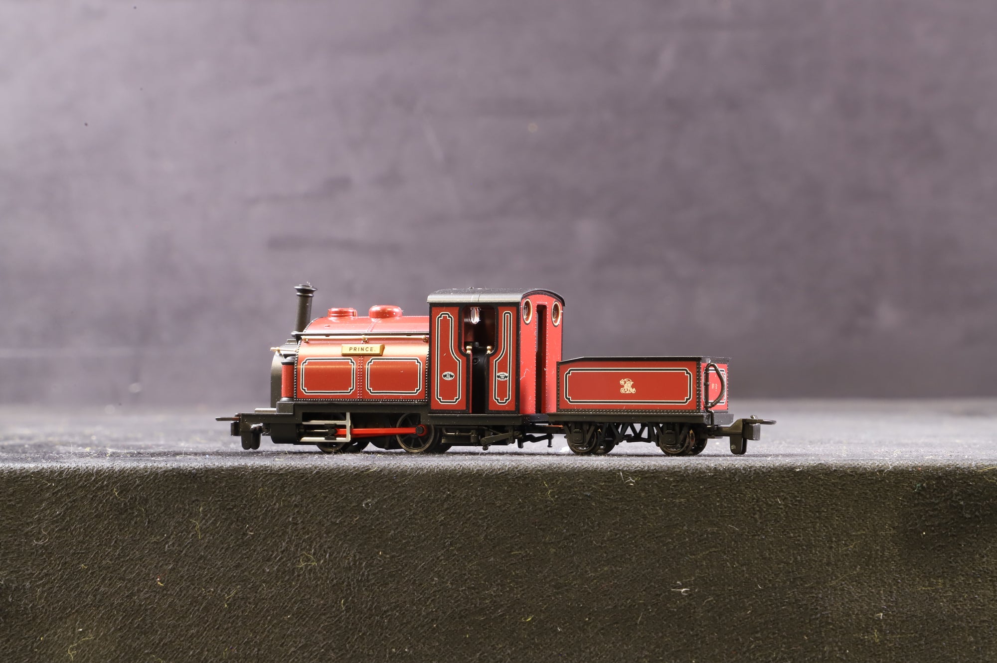 WORKSHOP Peco OO9 Small England 'Prince' Maroon NON RUNNER