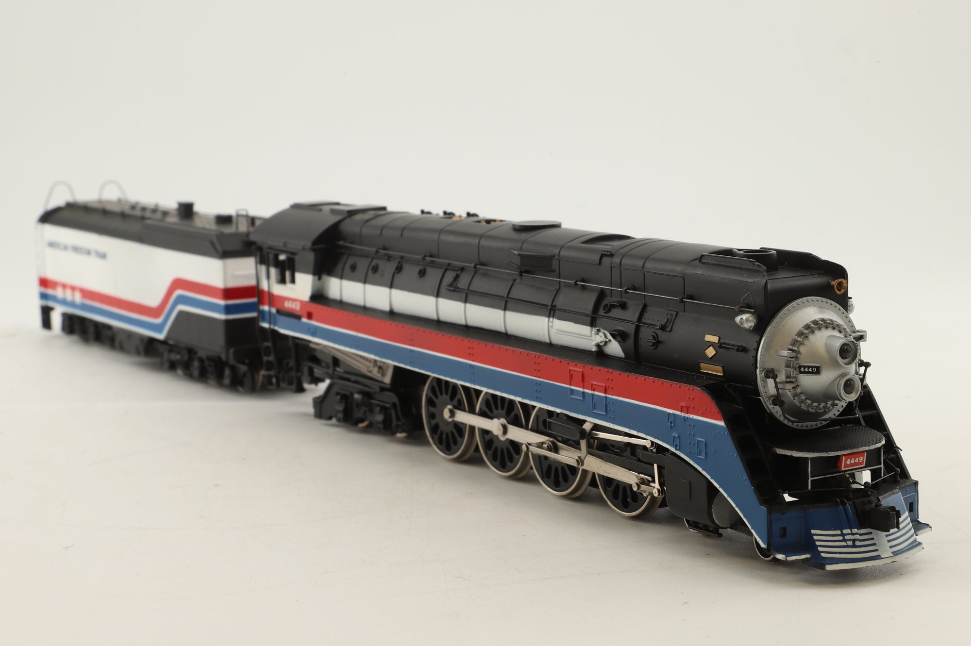 Bachmann Plus HO 31310 American Freedom Locomotive Ltd Ed