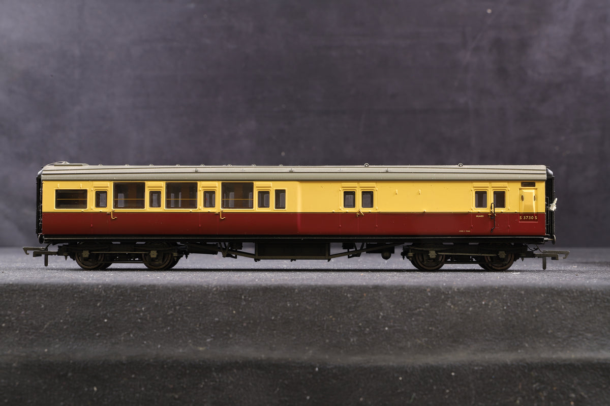 Hornby OO Rake of 7 SR Maunsell BR Crimson &amp; Cream Coaches