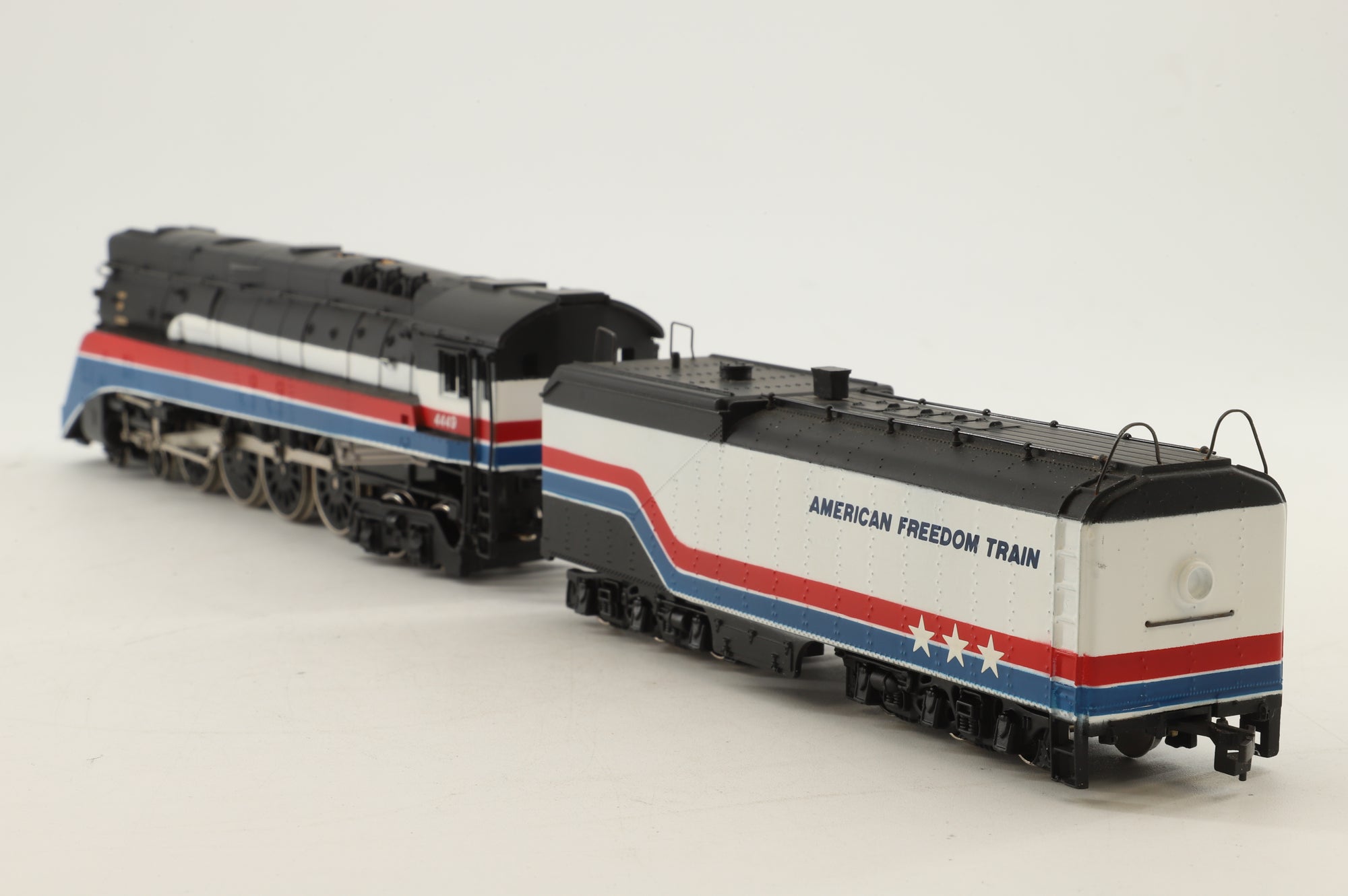 Bachmann Plus HO 31310 American Freedom Locomotive Ltd Ed