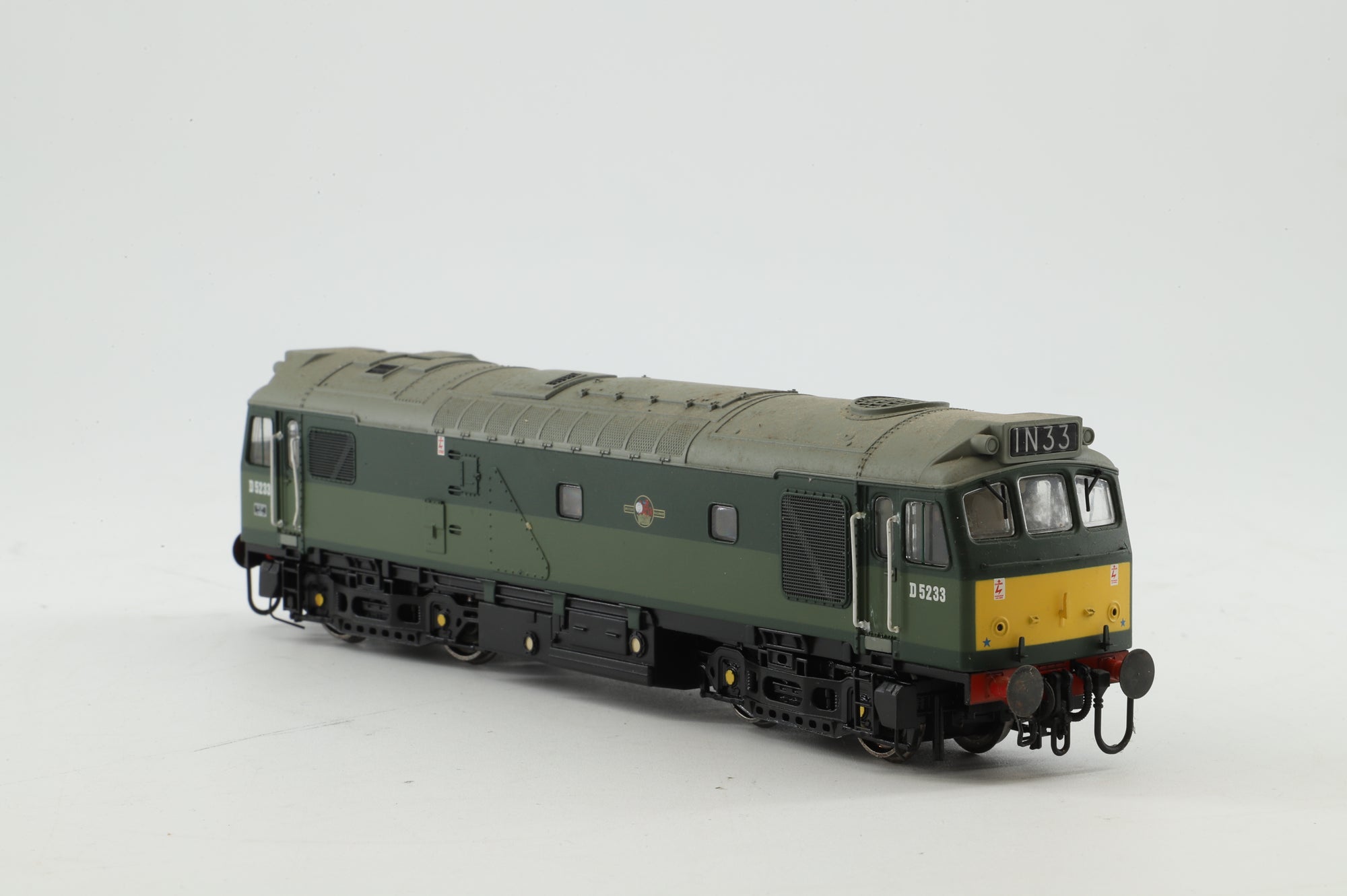 Bachmann OO 32-411 Class 24/1 D5149 in BR Green w/ SYPs