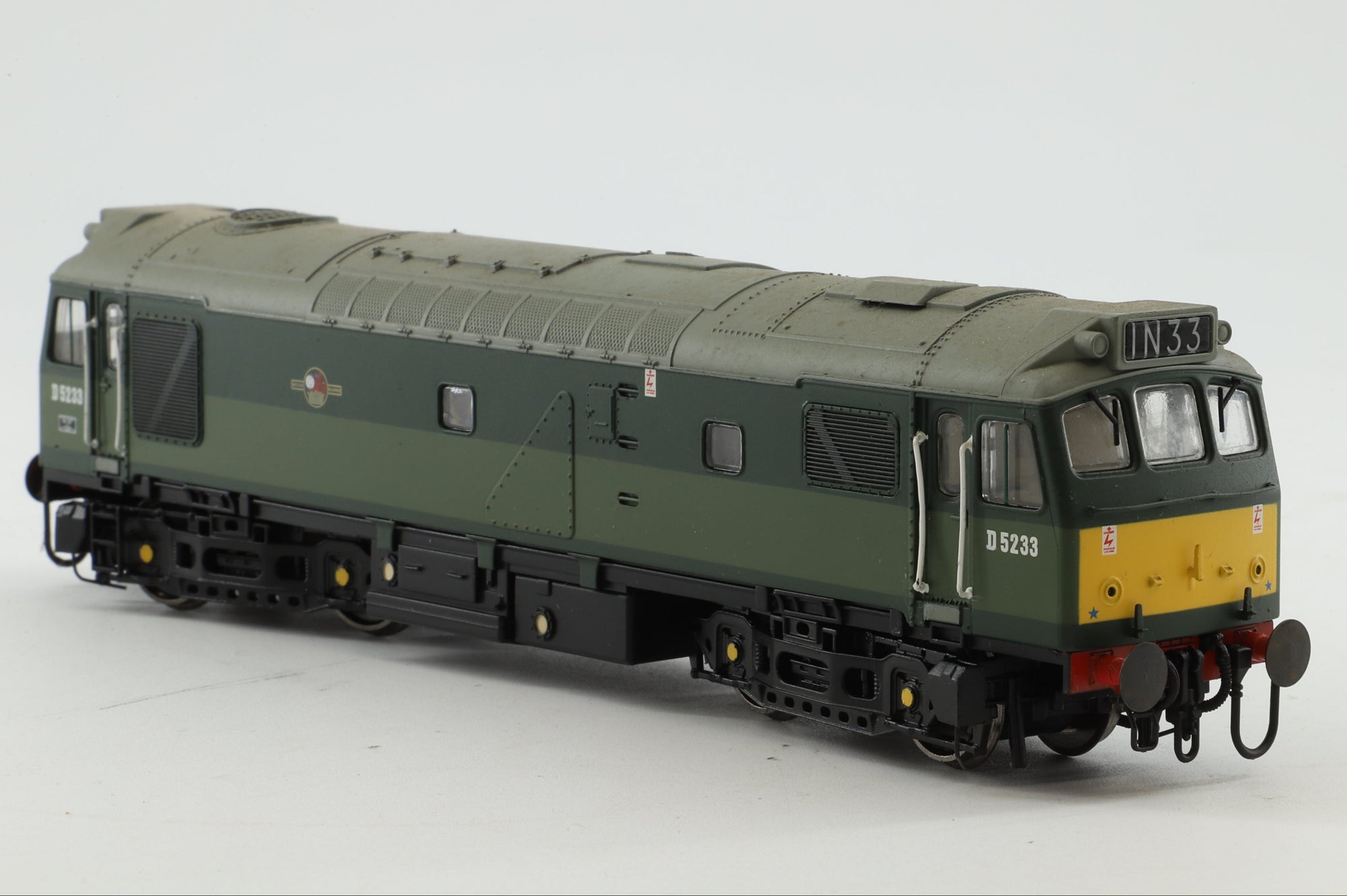 Bachmann OO 32-411 Class 24/1 D5149 in BR Green w/ SYPs
