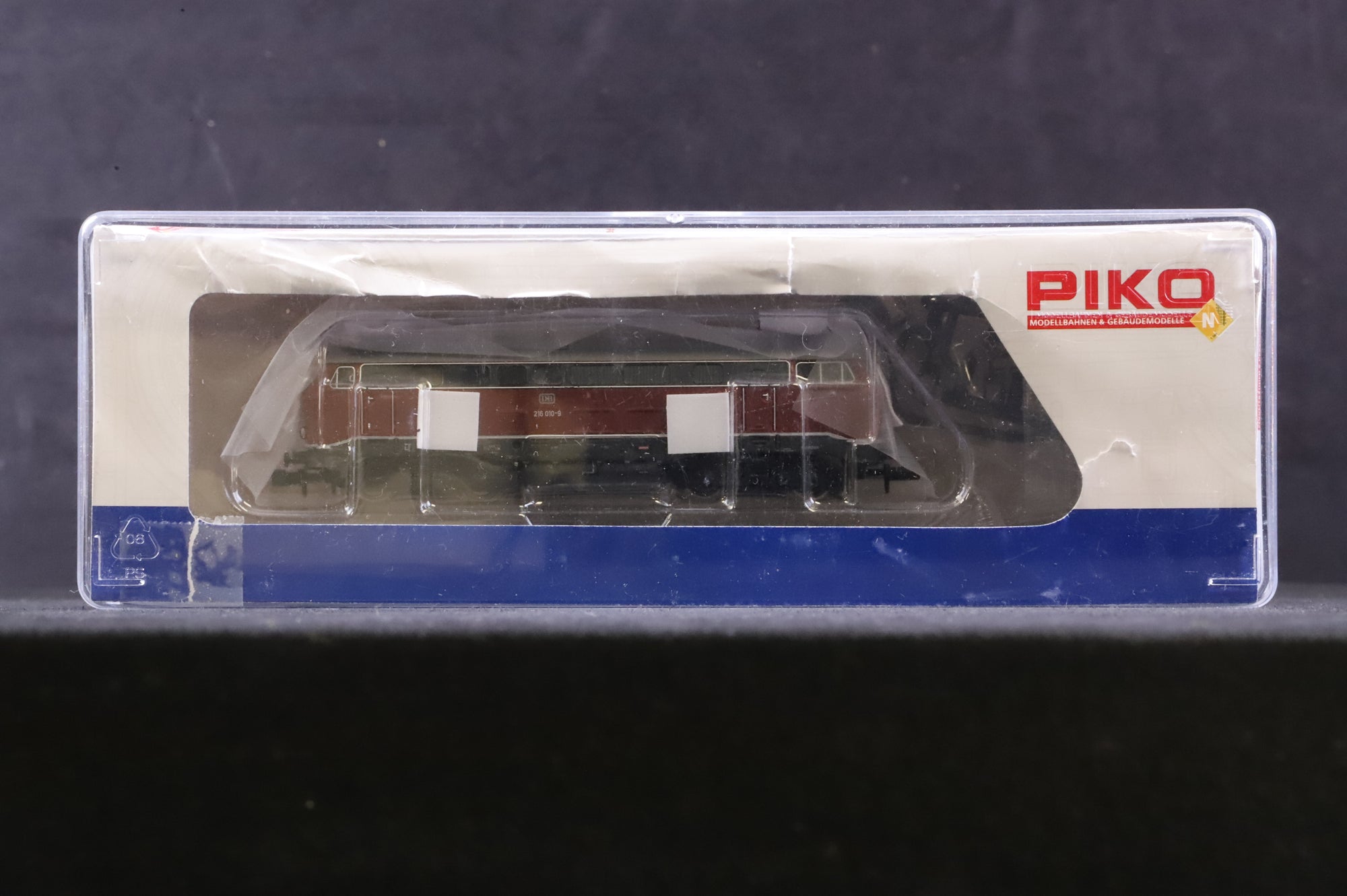 Piko N Gauge 40520 BR216 216010-9 in DB Crimson/Grey