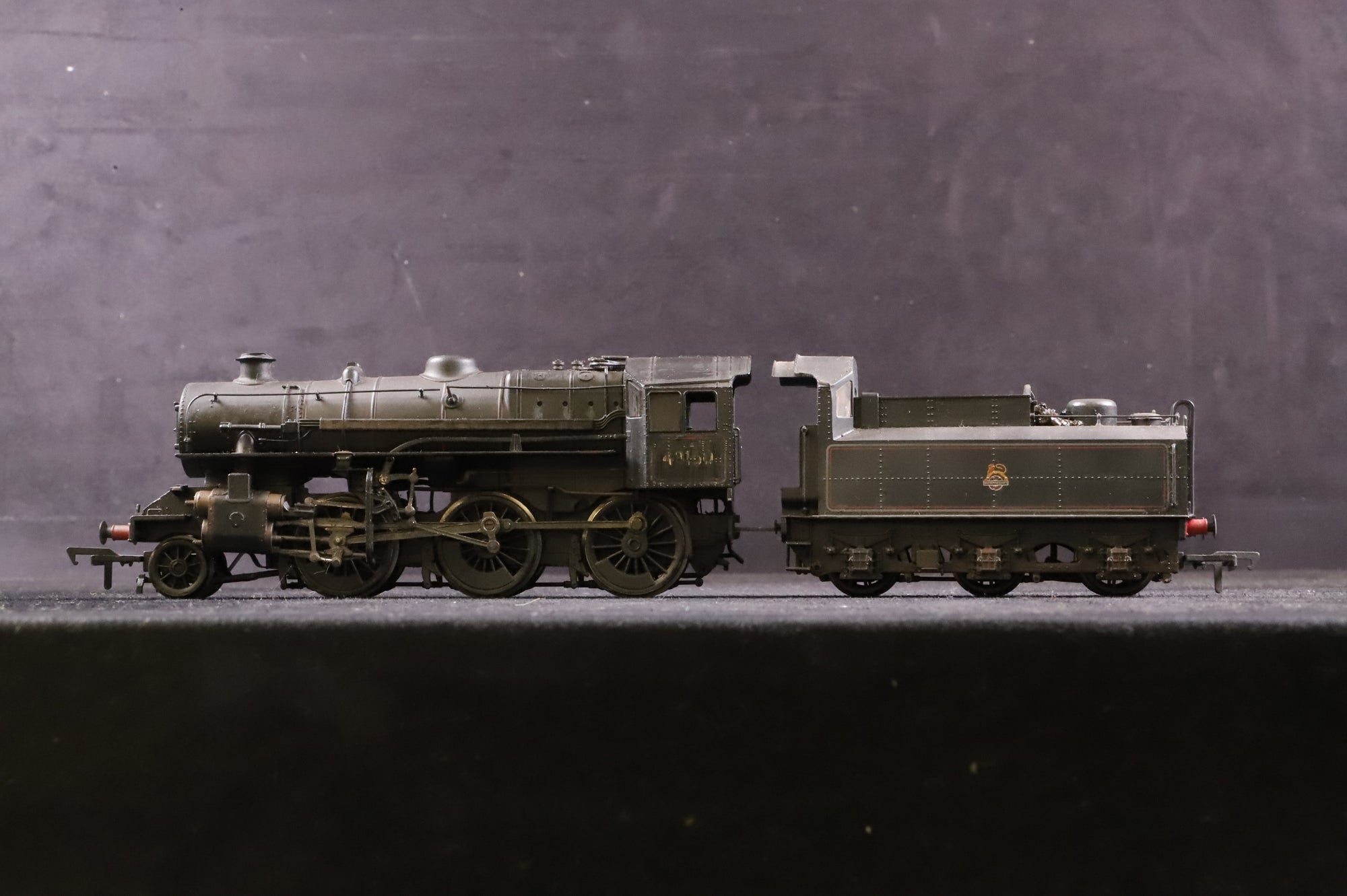 Bachmann OO 32-577 Ivatt Class 4 43160 in Lined BR Black w/ Early Crests - Weathered