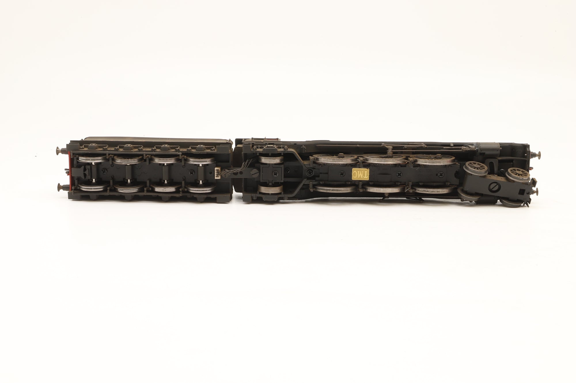 Hornby OO R30087 Class A3 No.45 'Lemberg' in LNER Black – TMC Weathered