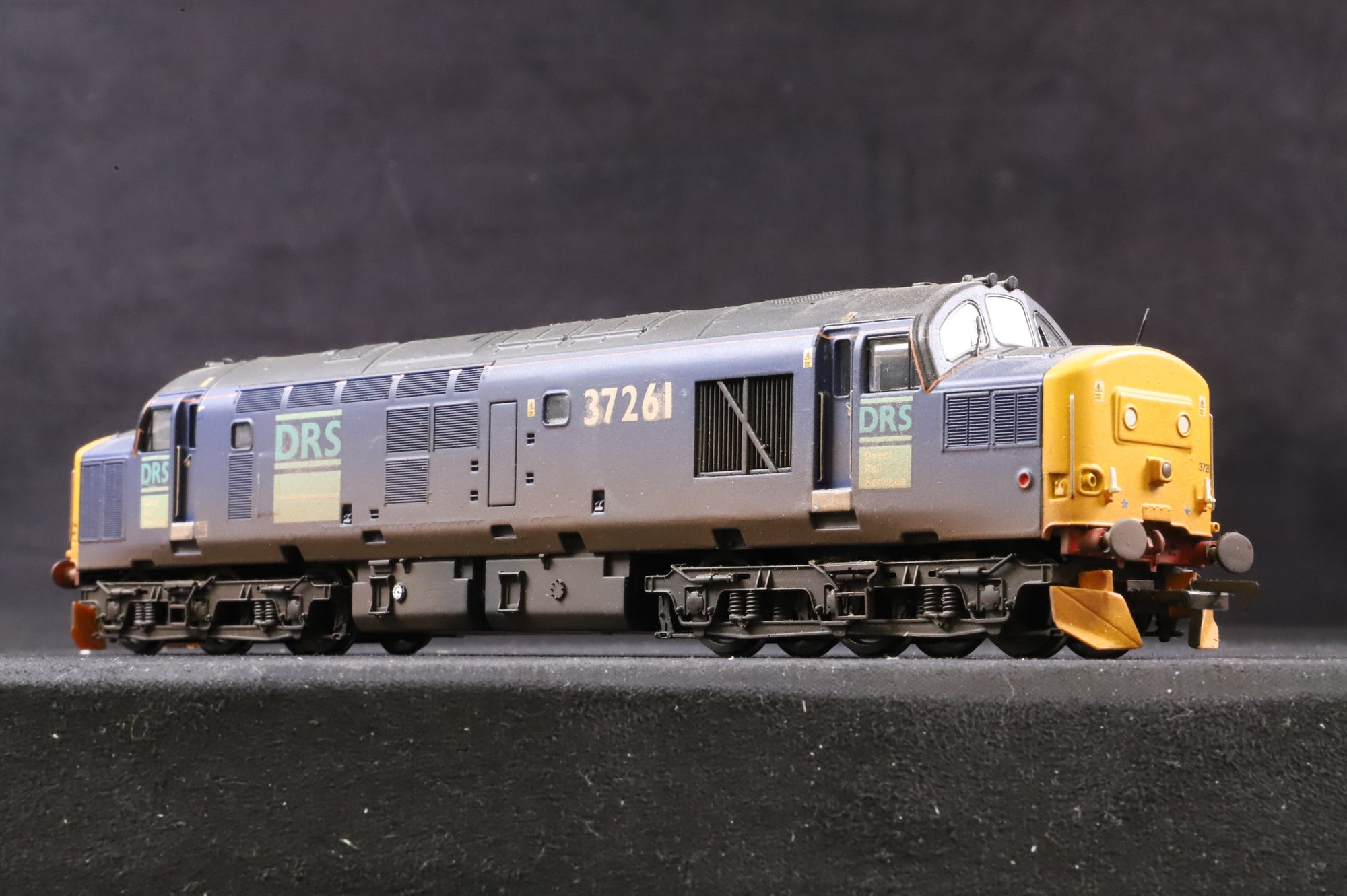 Bachmann OO Class 37 37261 in DRS Livery - Weathered