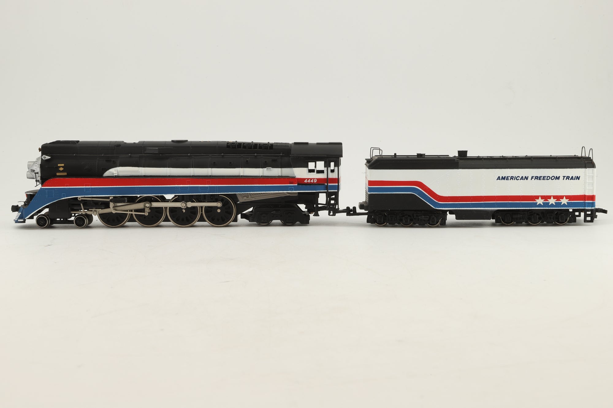 Bachmann Plus HO 31310 American Freedom Locomotive Ltd Ed