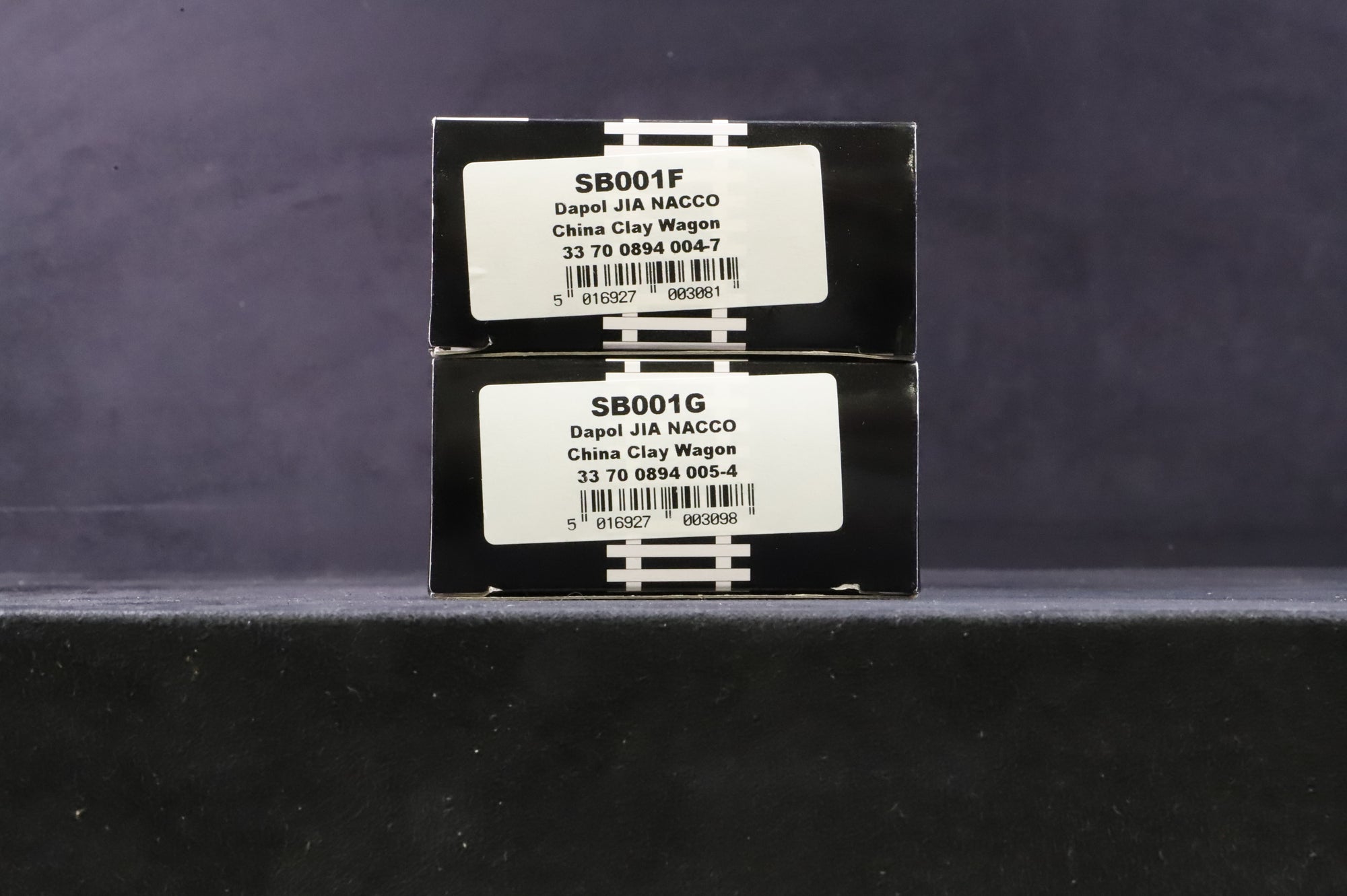 KMRC/Dapol OO SB001G/F Rake of 2 JIA China Clay Wagons in Nacco/Imerys Livery - Weathered