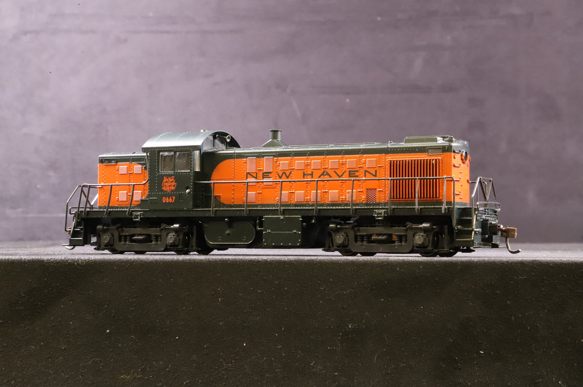 Atlas HO RS-1 Diesel Loco No.8112 in New Haven Livery