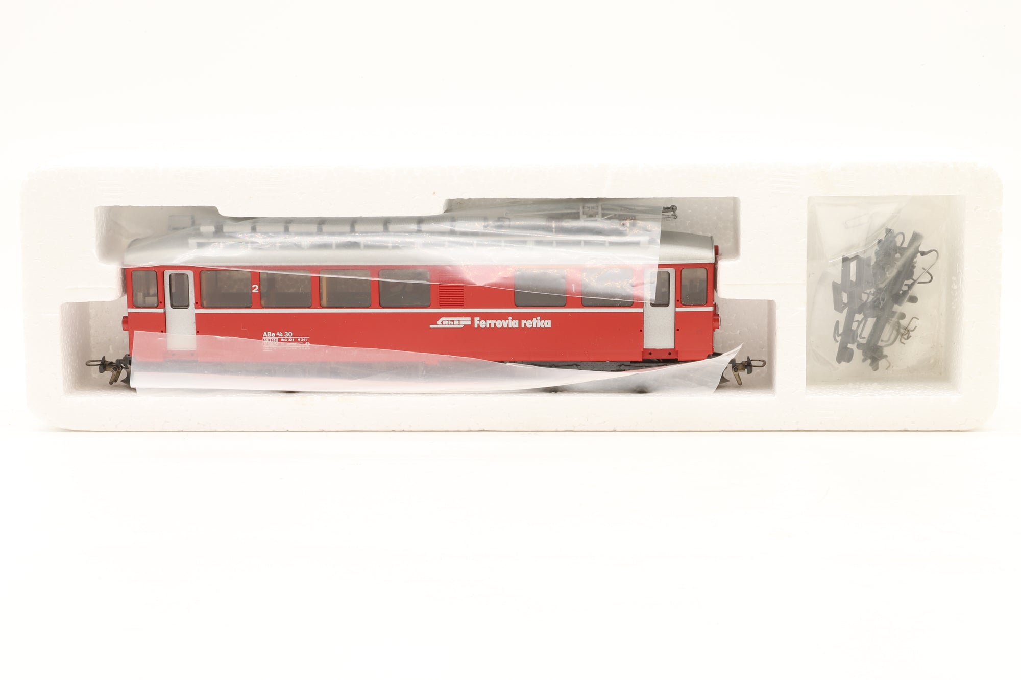 BEMO HOm ABe 4/4 #30 in RhB Red