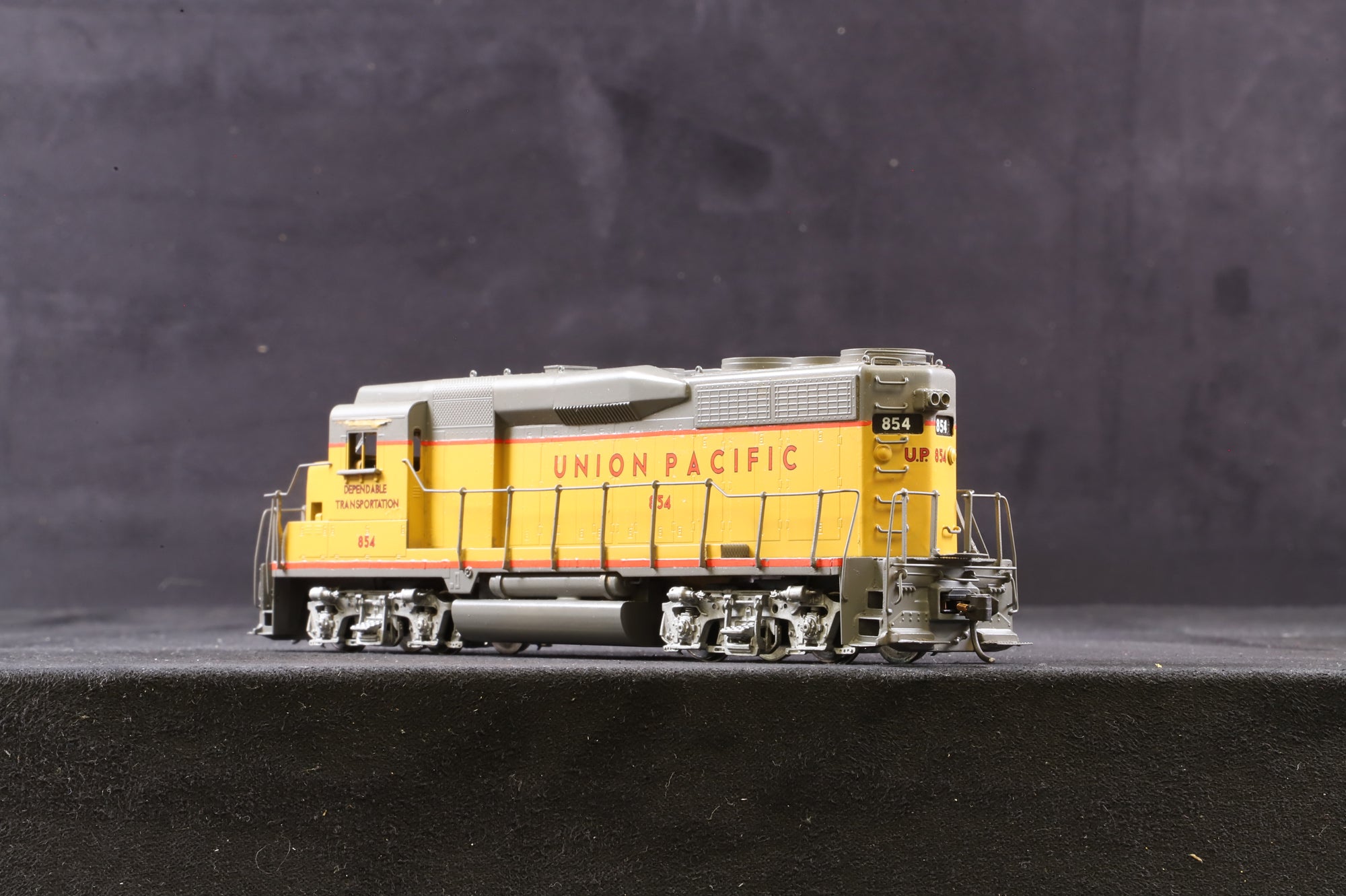Overland Models / Ajin HO Brass GP30 A & B Unit 'Union Pacific'
