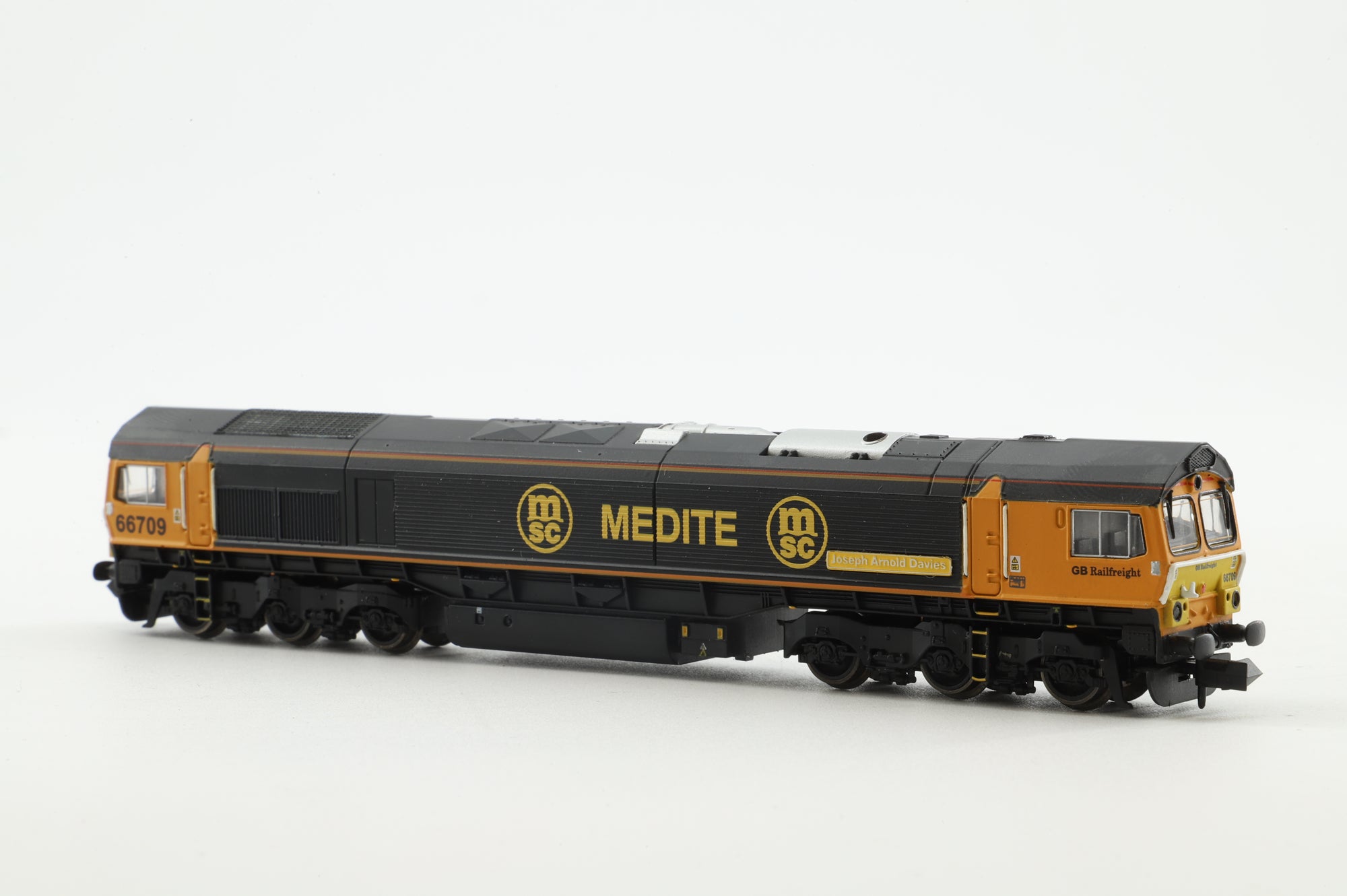 Dapol N ND-041 Class 66 '66709' 'Joseph Arnold Davies' GBRf Medite Livery