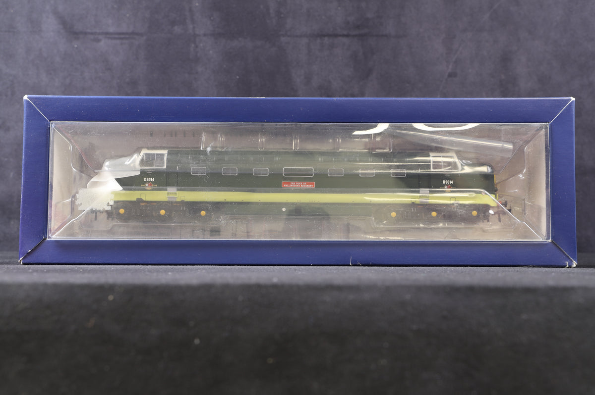 Bachmann OO 32-529A Class 55 Deltic D9014 &#39;The Duke of Wellington&#39;s Regiment&#39; in BR Two Tone Green