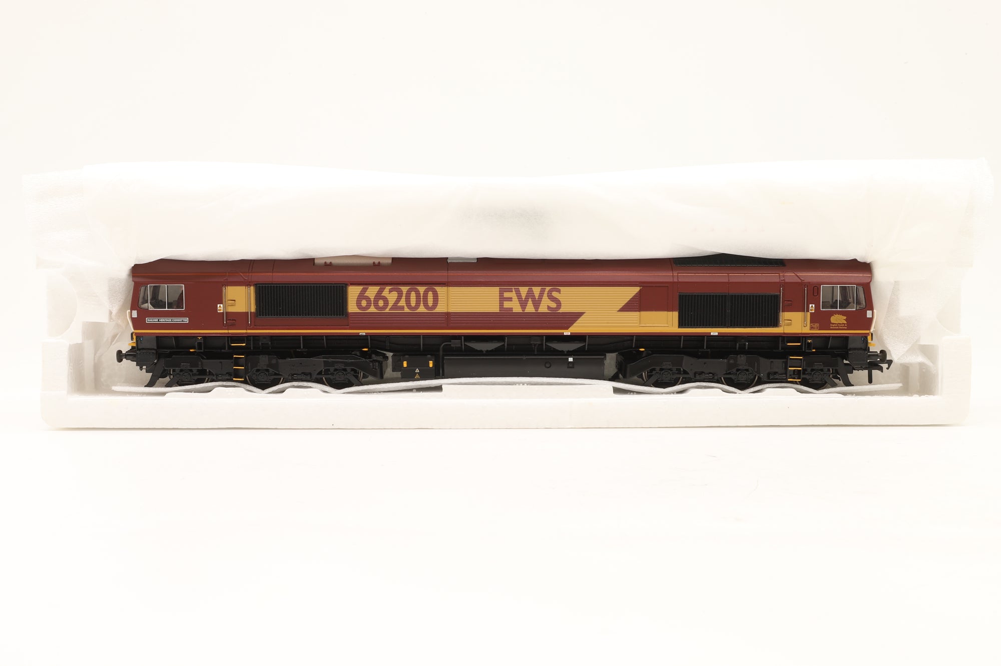 Bachmann OO 32-730 Class 66 Diesel '66200' Railway Heritage Committee EWS