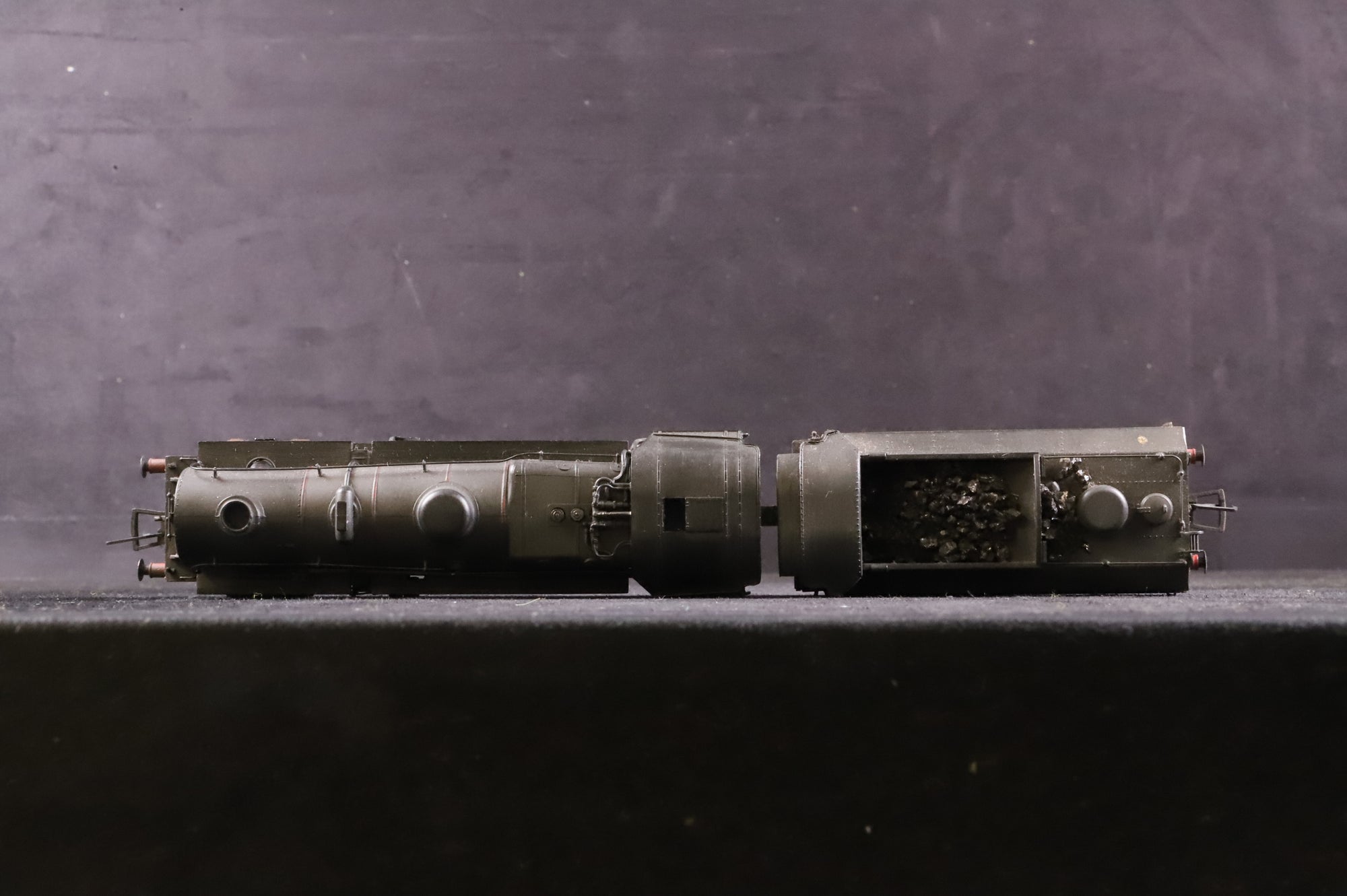 Bachmann OO 32-577 Ivatt Class 4 43160 in Lined BR Black w/ Early Crests - Weathered