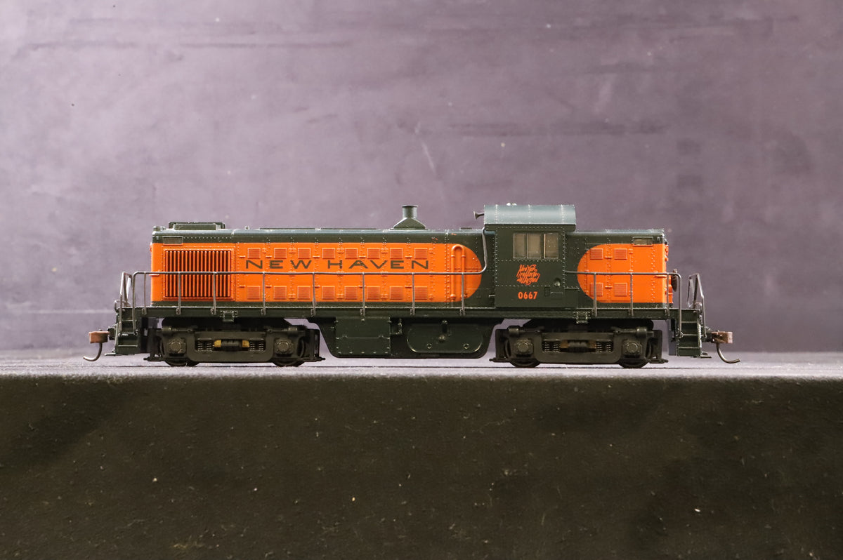 Atlas HO RS-1 Diesel Loco No.8112 in New Haven Livery