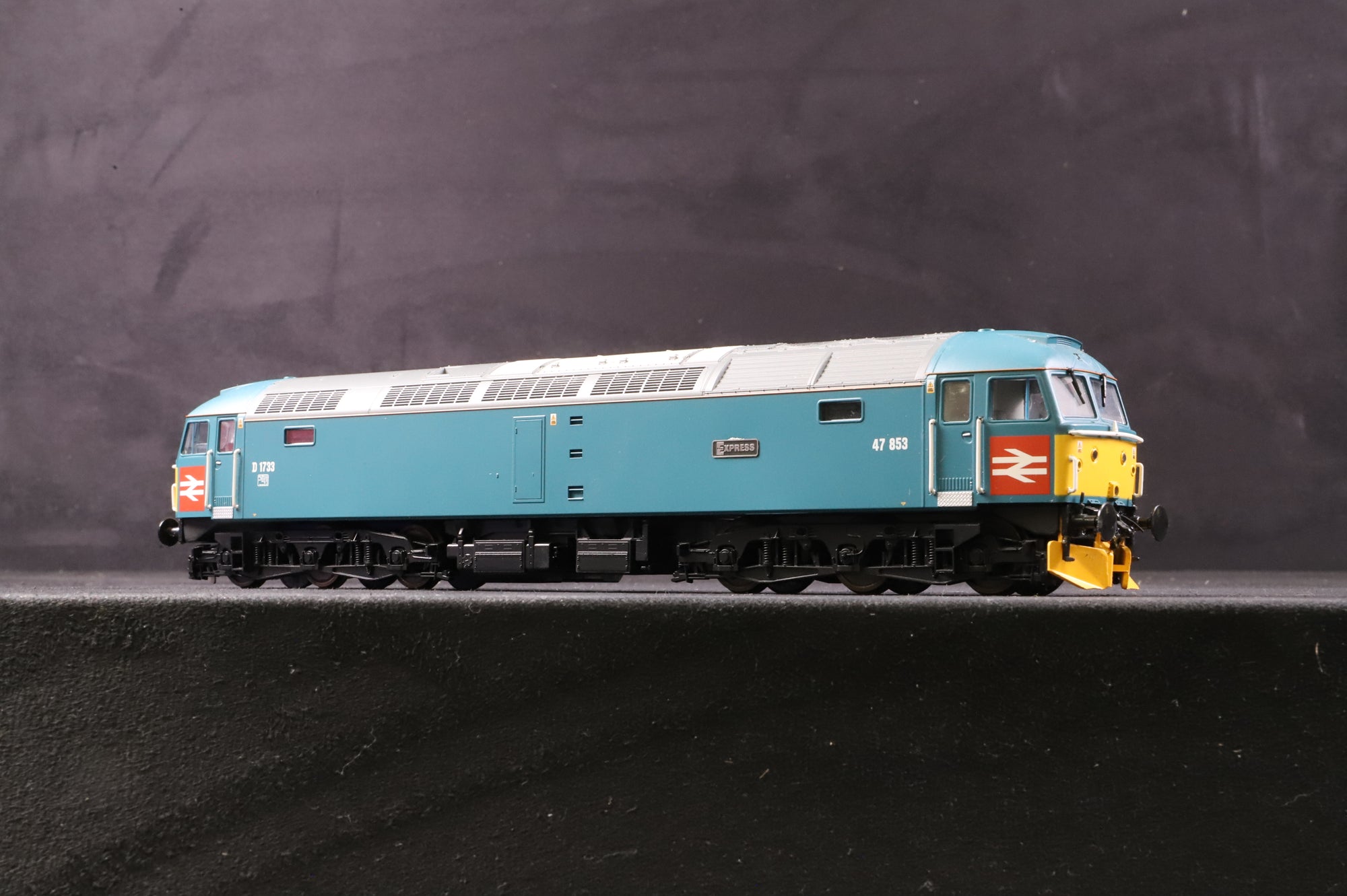 Heljan OO 4799 Class 47/8 47853/D1733 in Heritage XP64 Blue Livery