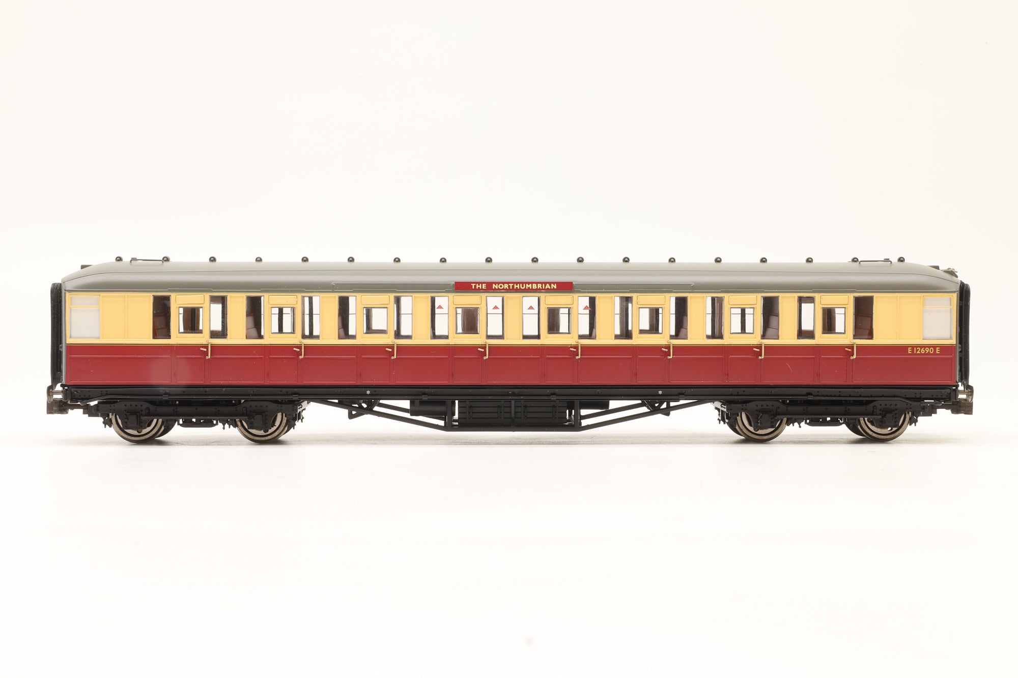 Hornby OO R2435 'The Northumbrian' – Coaches Only