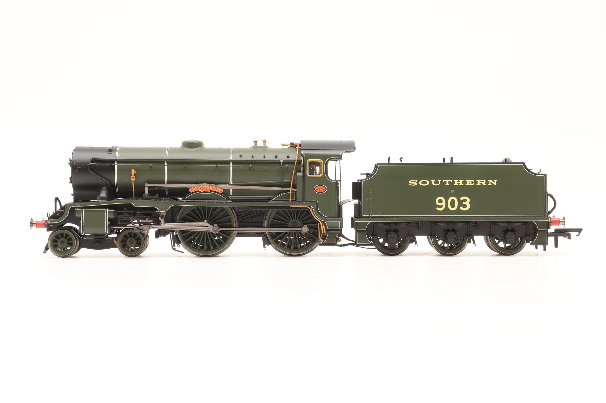 WORKSHOP Hornby OO R2742 Schools Class No. 903 'Charterhouse' in SR Green