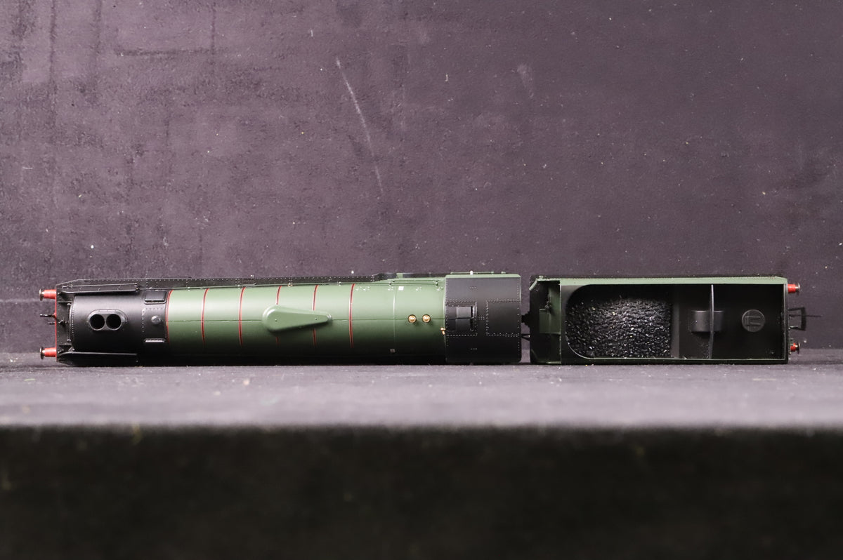 Hornby OO R3835 Class A2/3 60523 &#39;Sun Castle&#39; in Lined BR Green w/ Late Crests