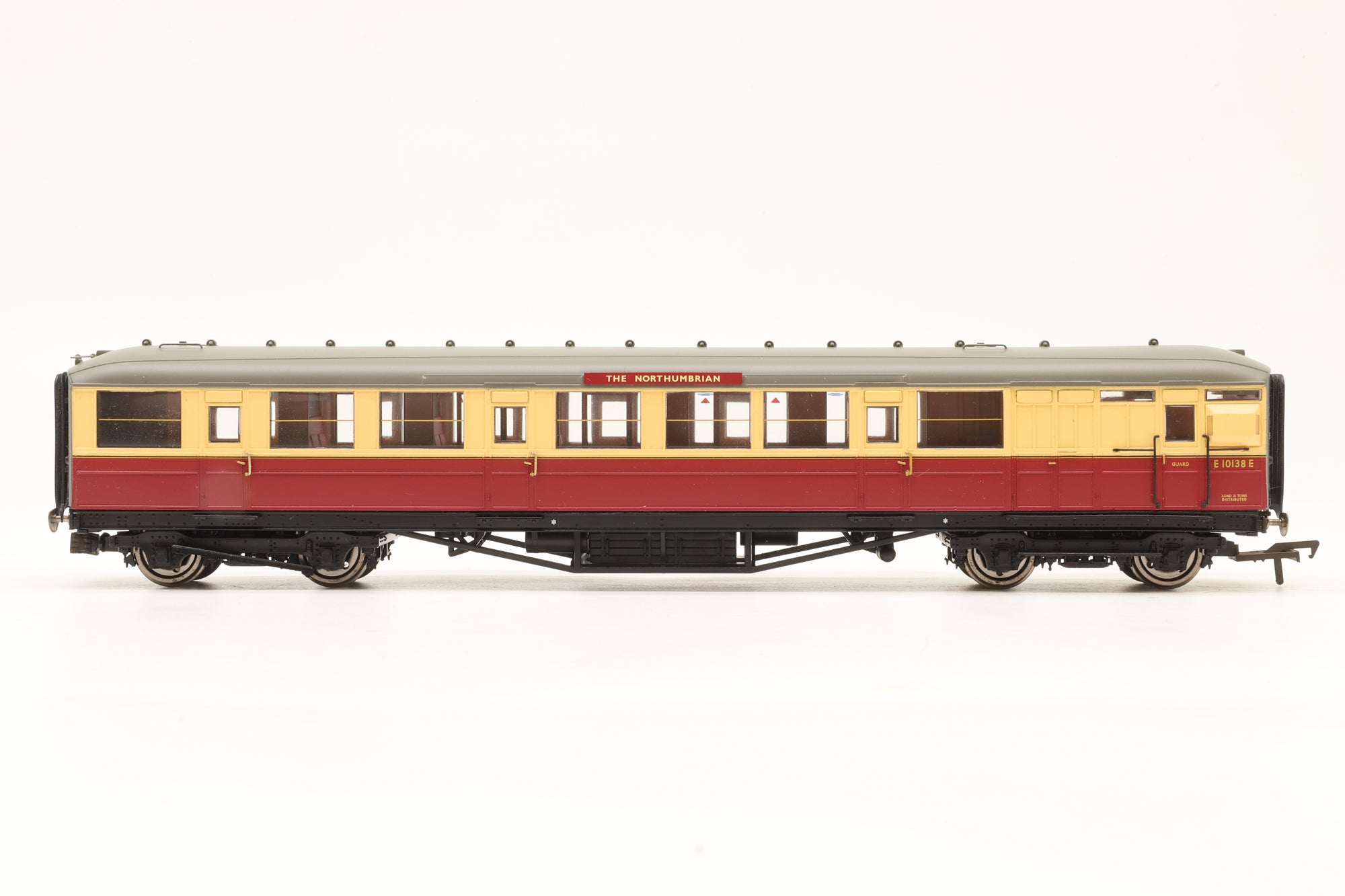 Hornby OO R2435 'The Northumbrian' – Coaches Only
