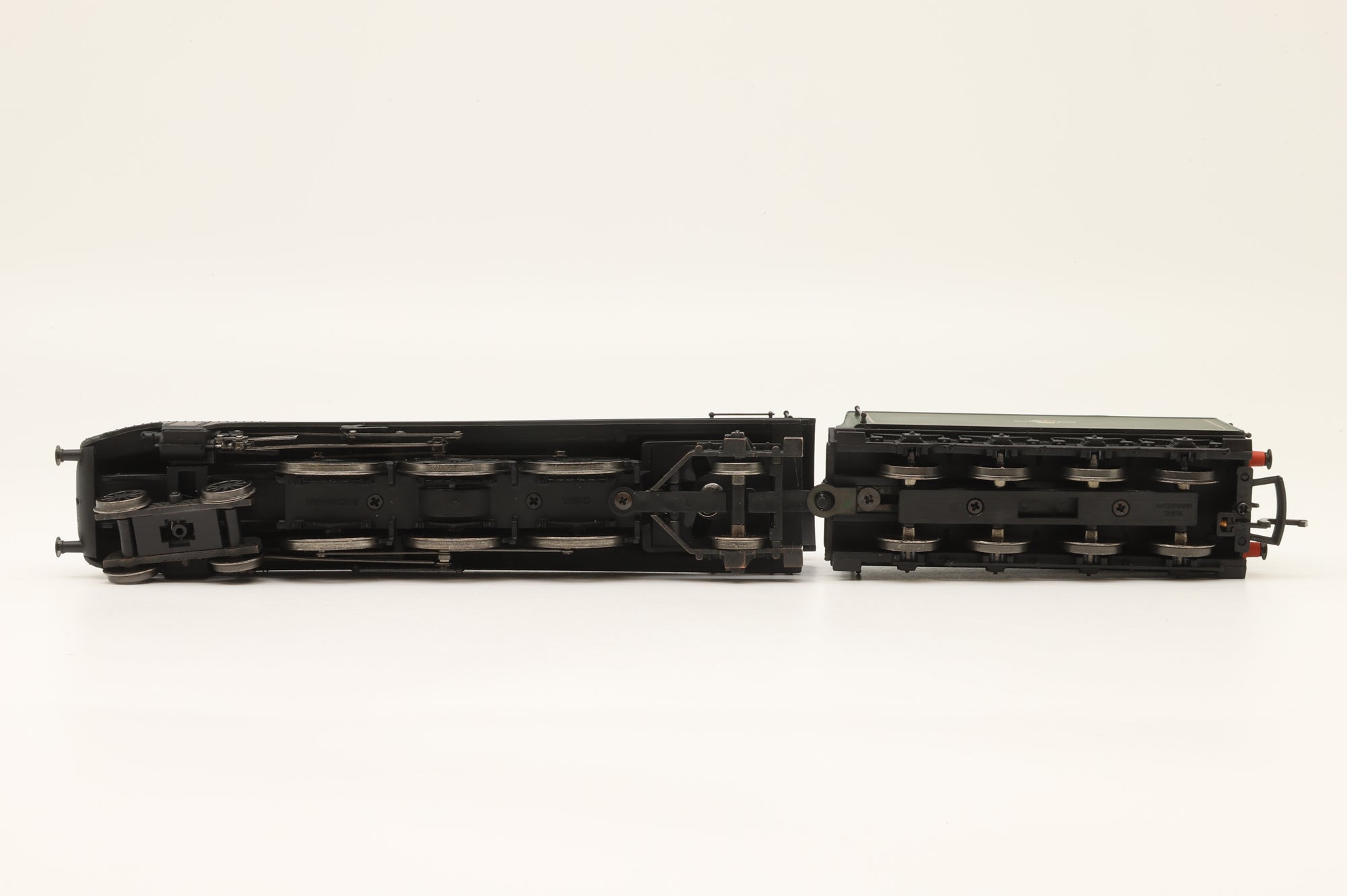 Bachmann OO 31-958 Class A4 '60020' 'Guillemot' BR Green L/C