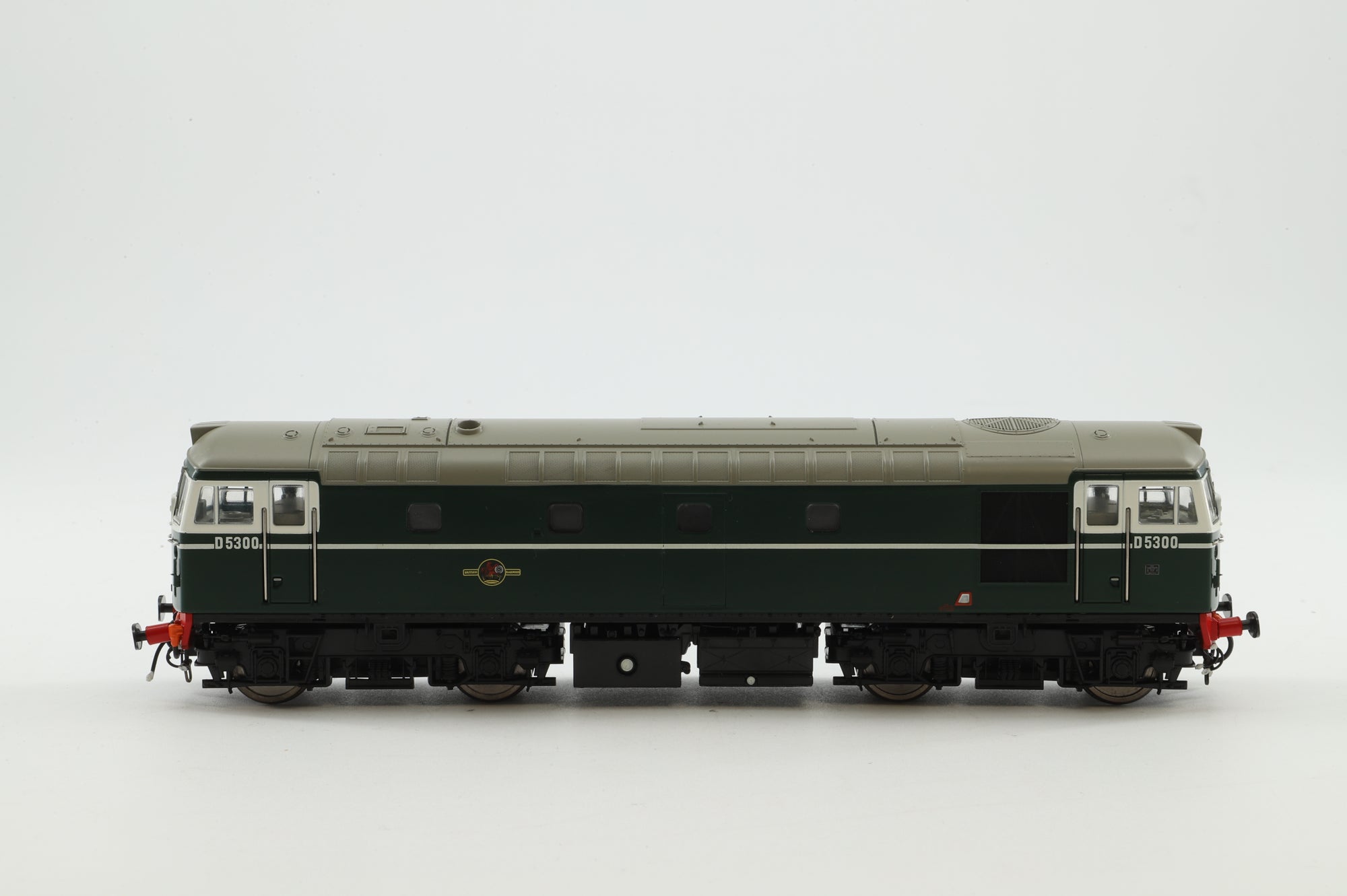 Heljan OO 22601 Class 26 D5300 in BR Green (Semi-Gloss)