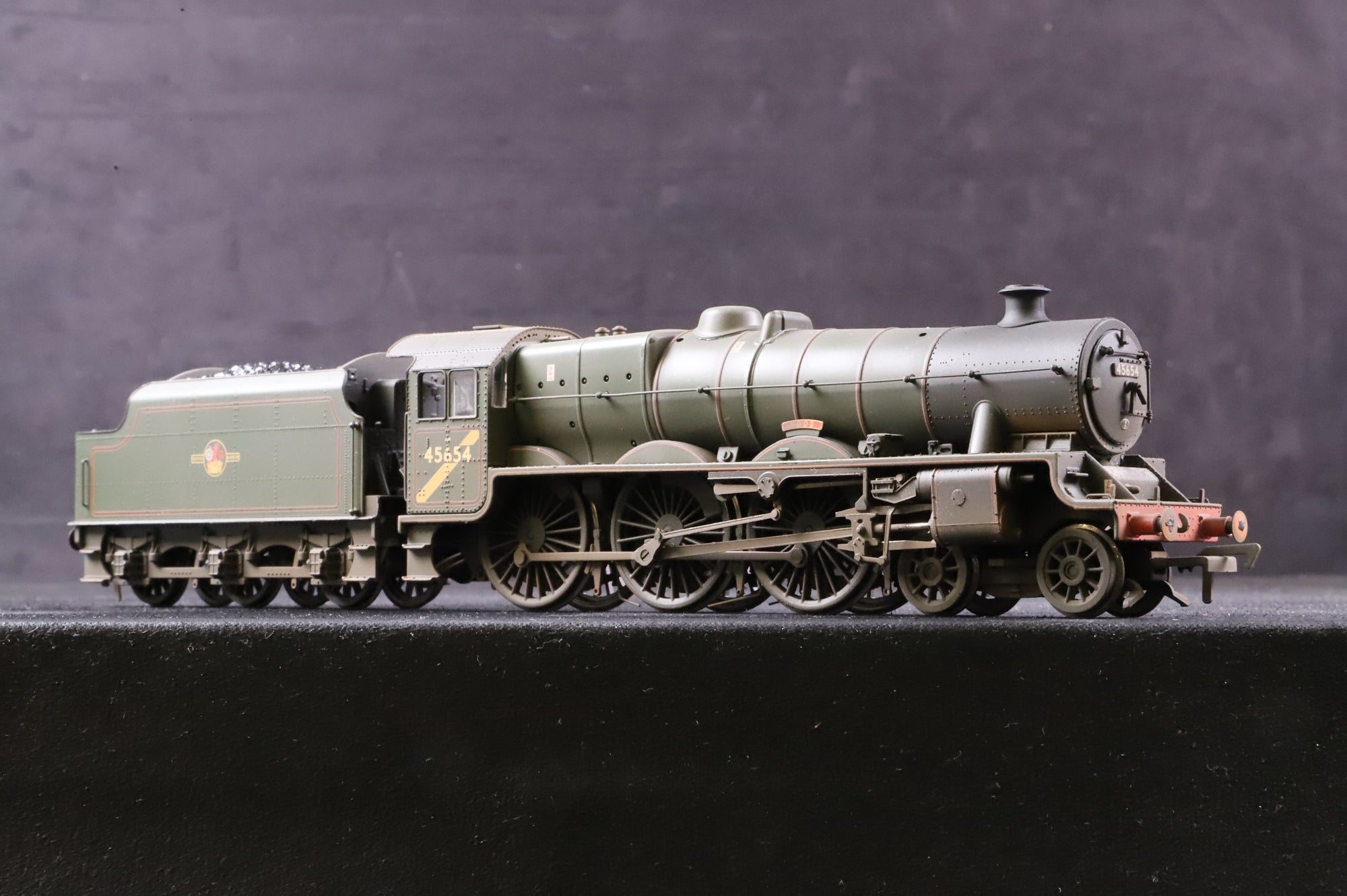 Bachmann OO 31-186A Jubilee Class '45654' 'Hood' BR Lined Green L/C Weathered DCC Sound