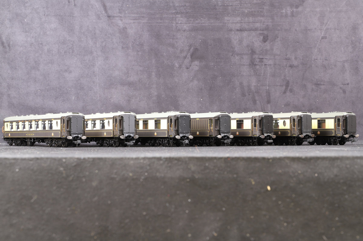 Hornby OO Rake Of 7 12 Wheel Pullman Coaches