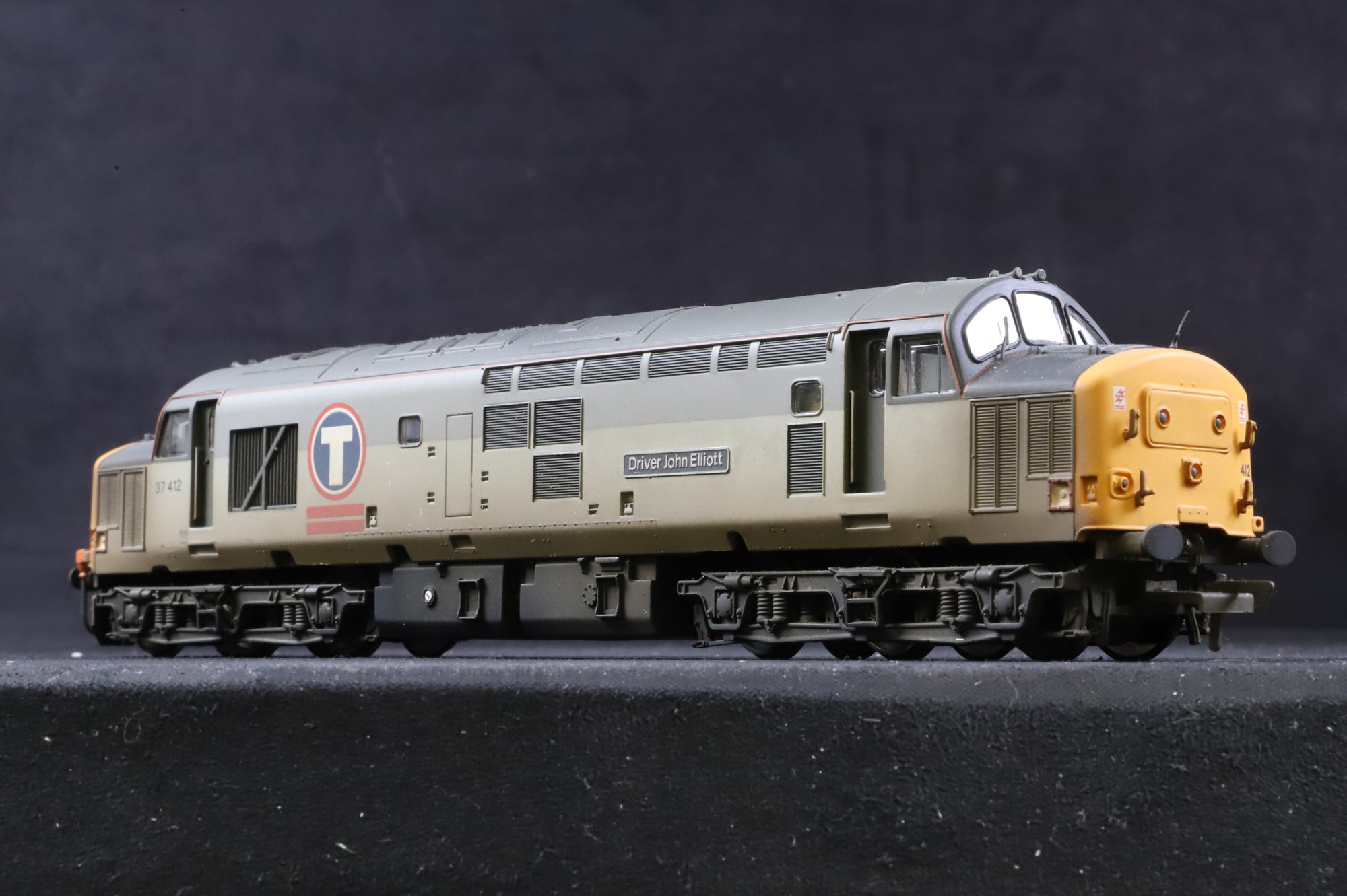 Bachmann OO Class 37 37412 'Driver John Elliott' in Ex-BR Railfreight Transrail Livery - Weathered