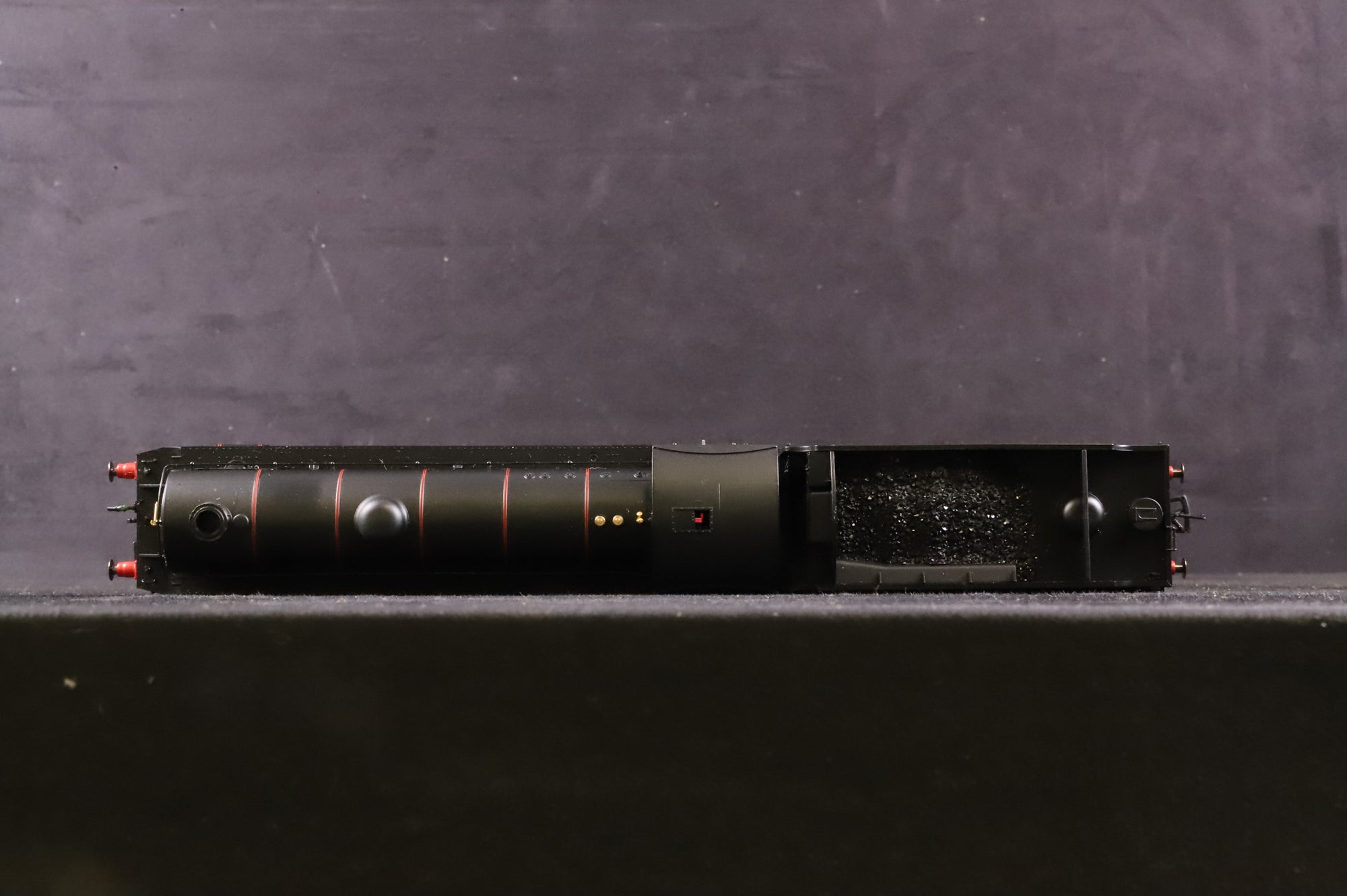 Hornby OO R3451 Class B1 61032 'Stembok' in Lined BR Black w/ Early Crests