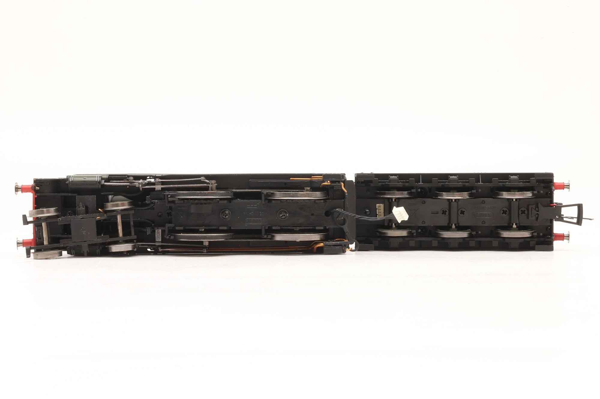 WORKSHOP Hornby OO R2742 Schools Class No. 903 'Charterhouse' in SR Green