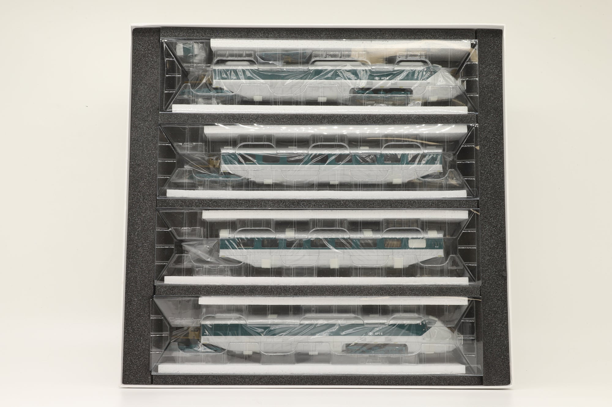 Rapido OO 13001 APT-E 4-Car Set in BR Reversed Blue/Grey