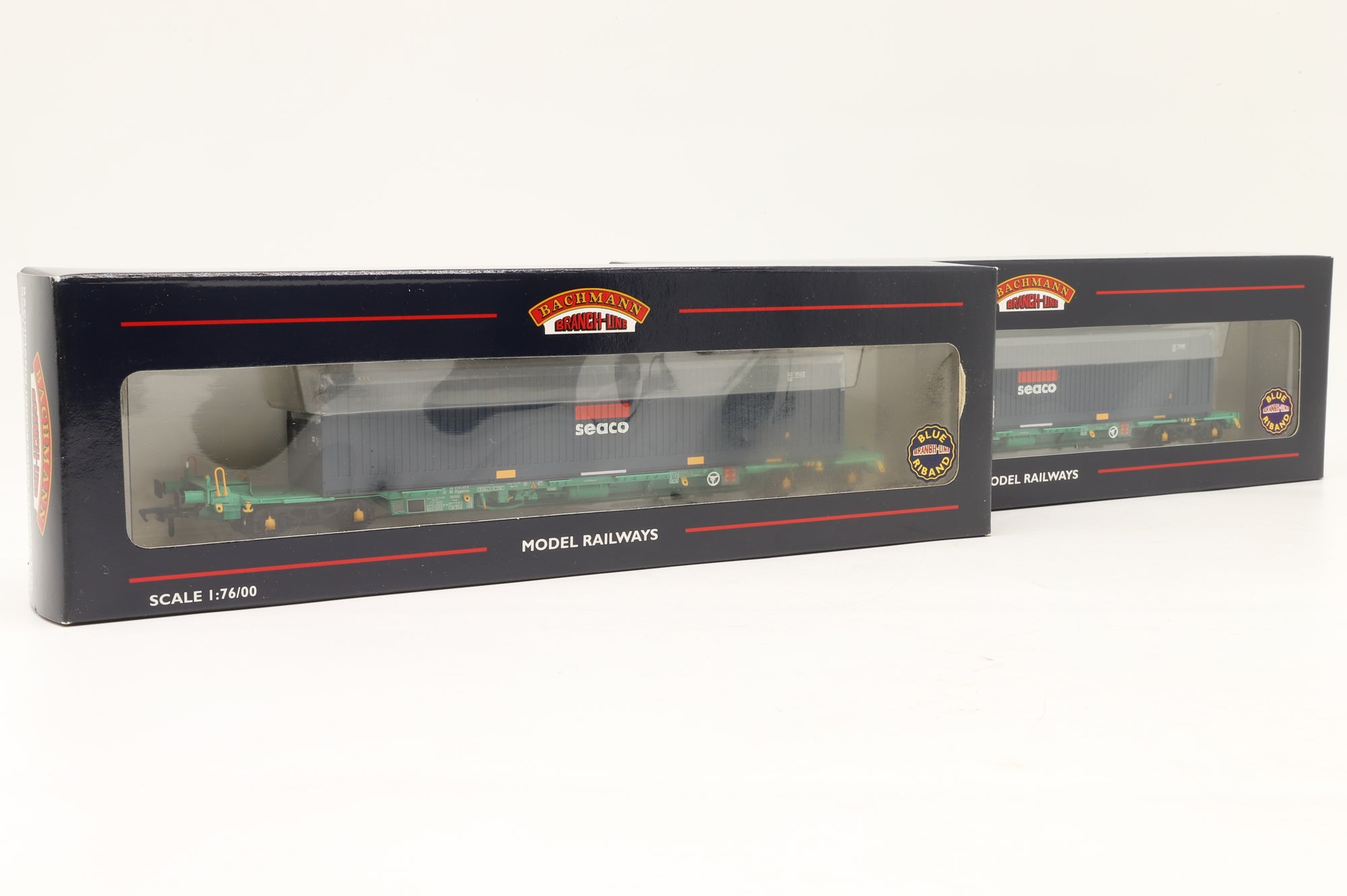Bachmann OO 37-302B Twin Pack Intermodal Bogie Wagons With 2 45ft Containers