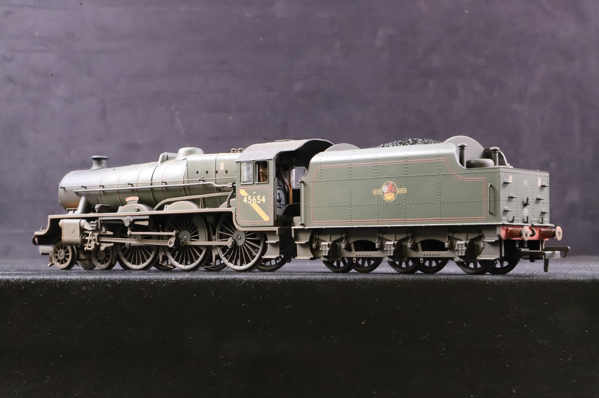 Bachmann OO 31-186A Jubilee Class '45654' 'Hood' BR Lined Green L/C Weathered DCC Sound
