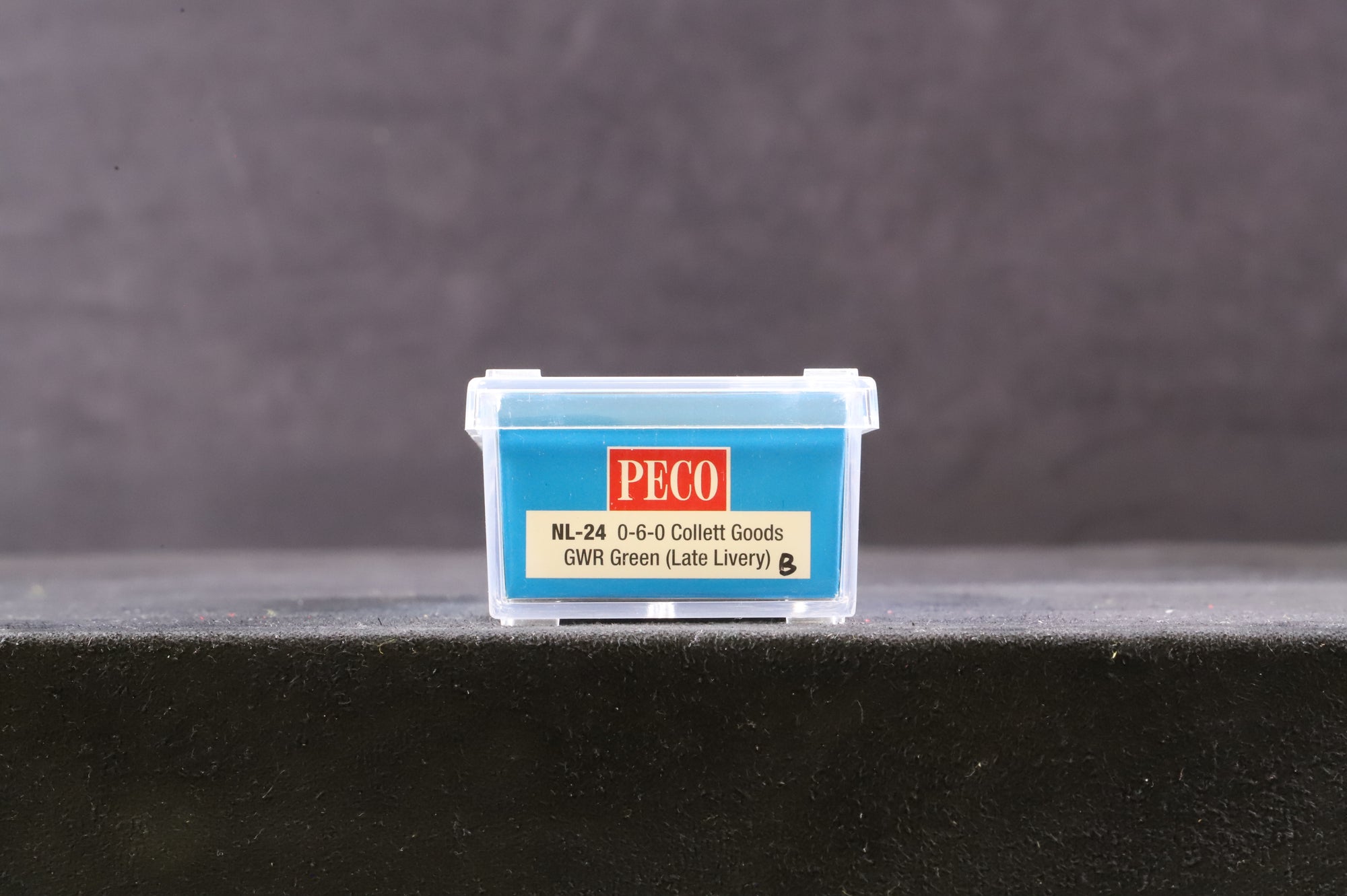 Peco N Gauge NL-24 Collett Goods Class 2238 in GWR Green