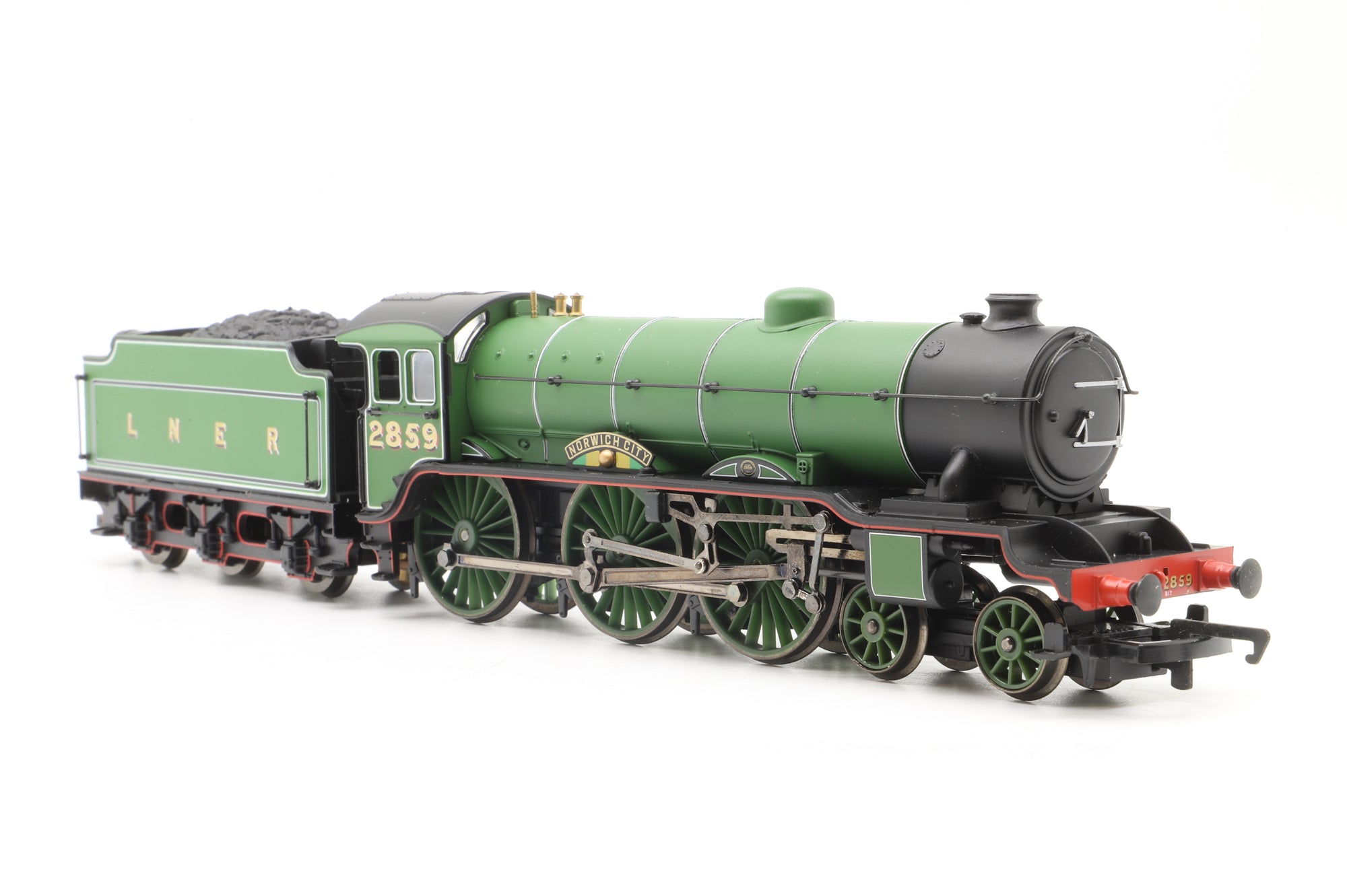WORKSHOP Hornby OO R2185 Class B17/4 'Norwich City' in LNER Lined Green