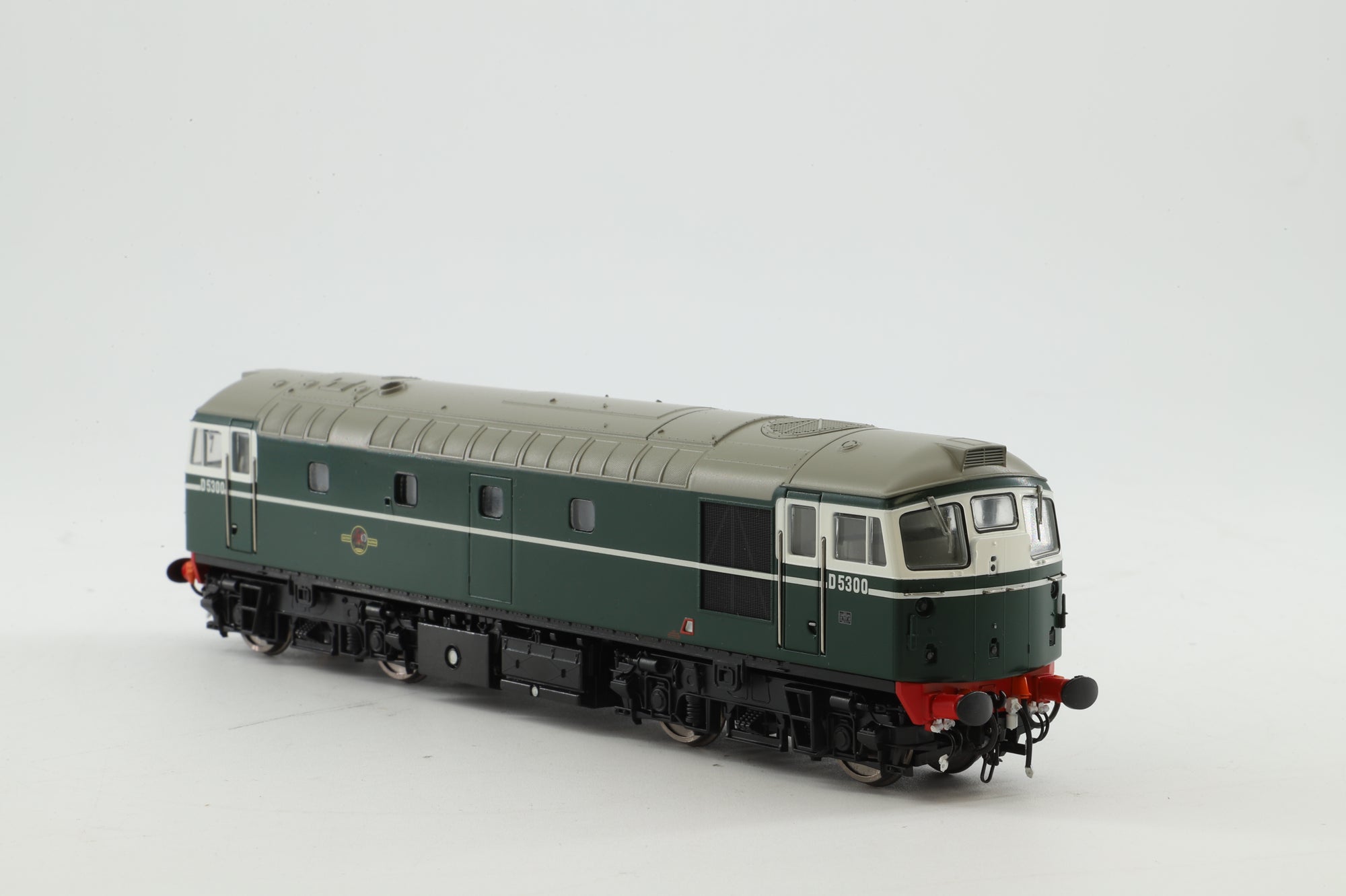 Heljan OO 22601 Class 26 D5300 in BR Green (Semi-Gloss)