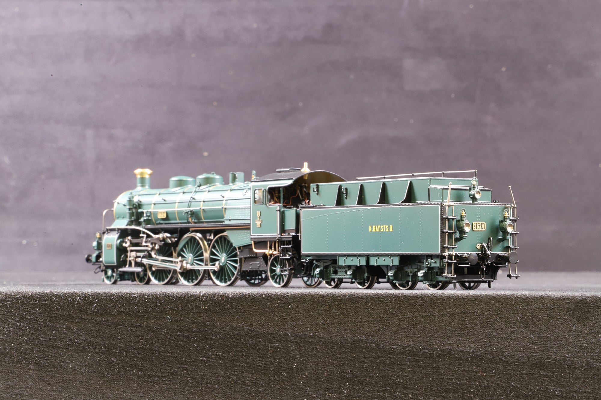 Micro-Metakit HO Brass 03100H Class S3/6 Express Locomotive Green/Black Livery
