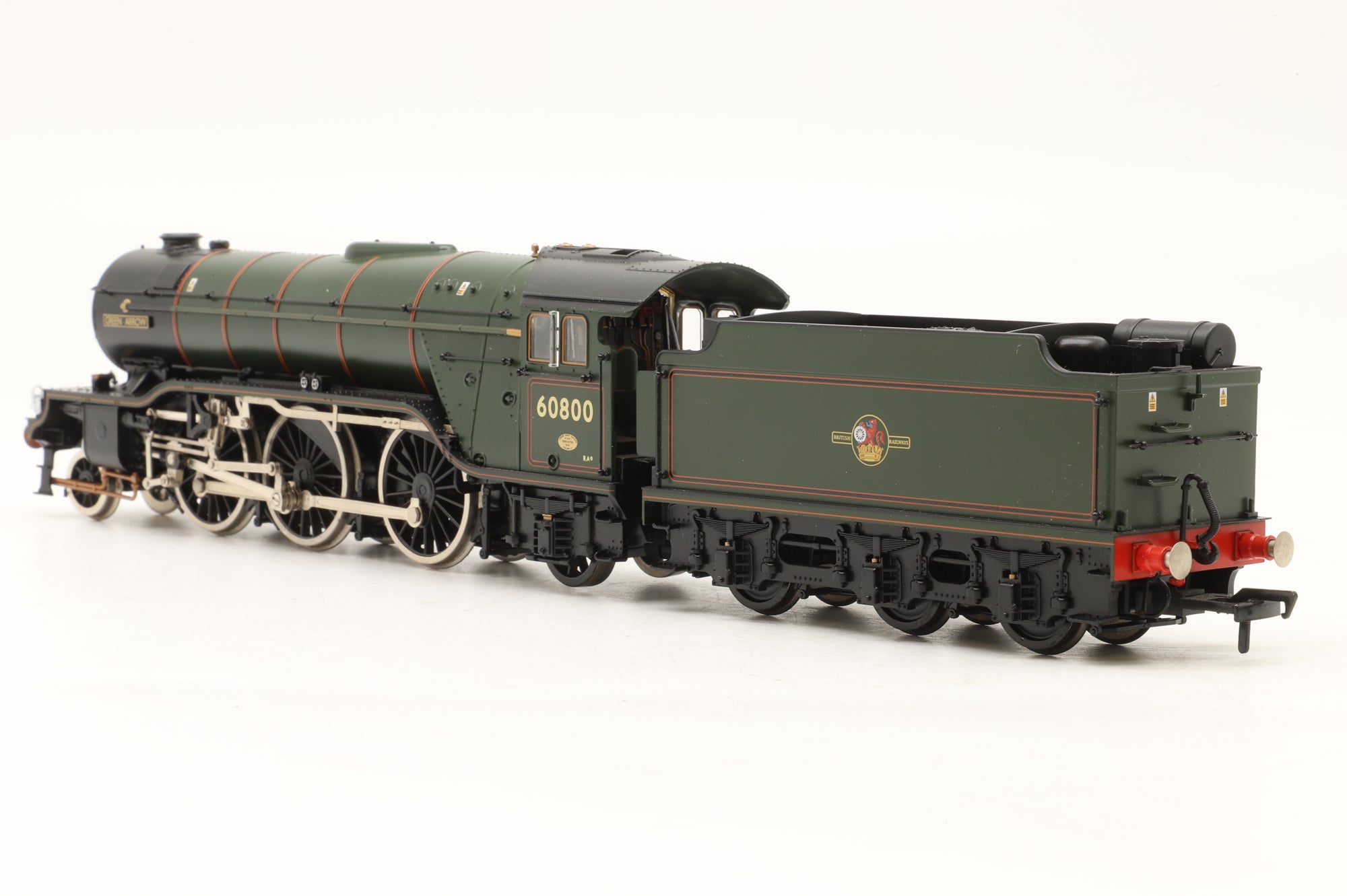Bachmann OO 35-205NRM LNER V2 Class No. 60800 'Green Arrow' BR Lined Green Late Crest NRM Exclusive