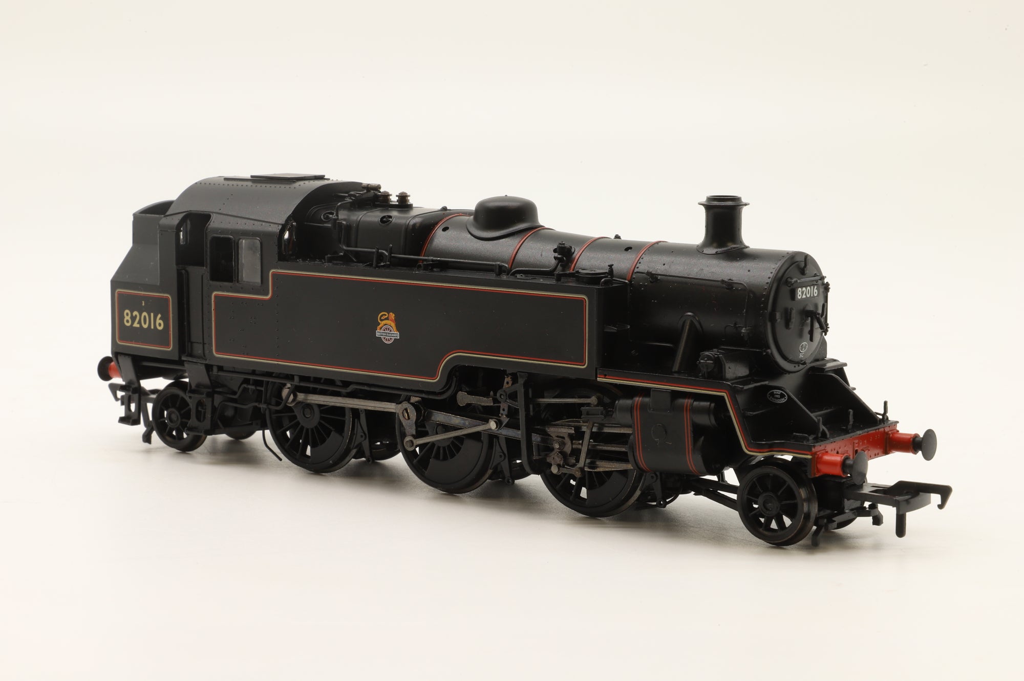 Bachmann OO 31-977 BR Standard Class 3MT Tank '82016' BR Lined Black E/C
