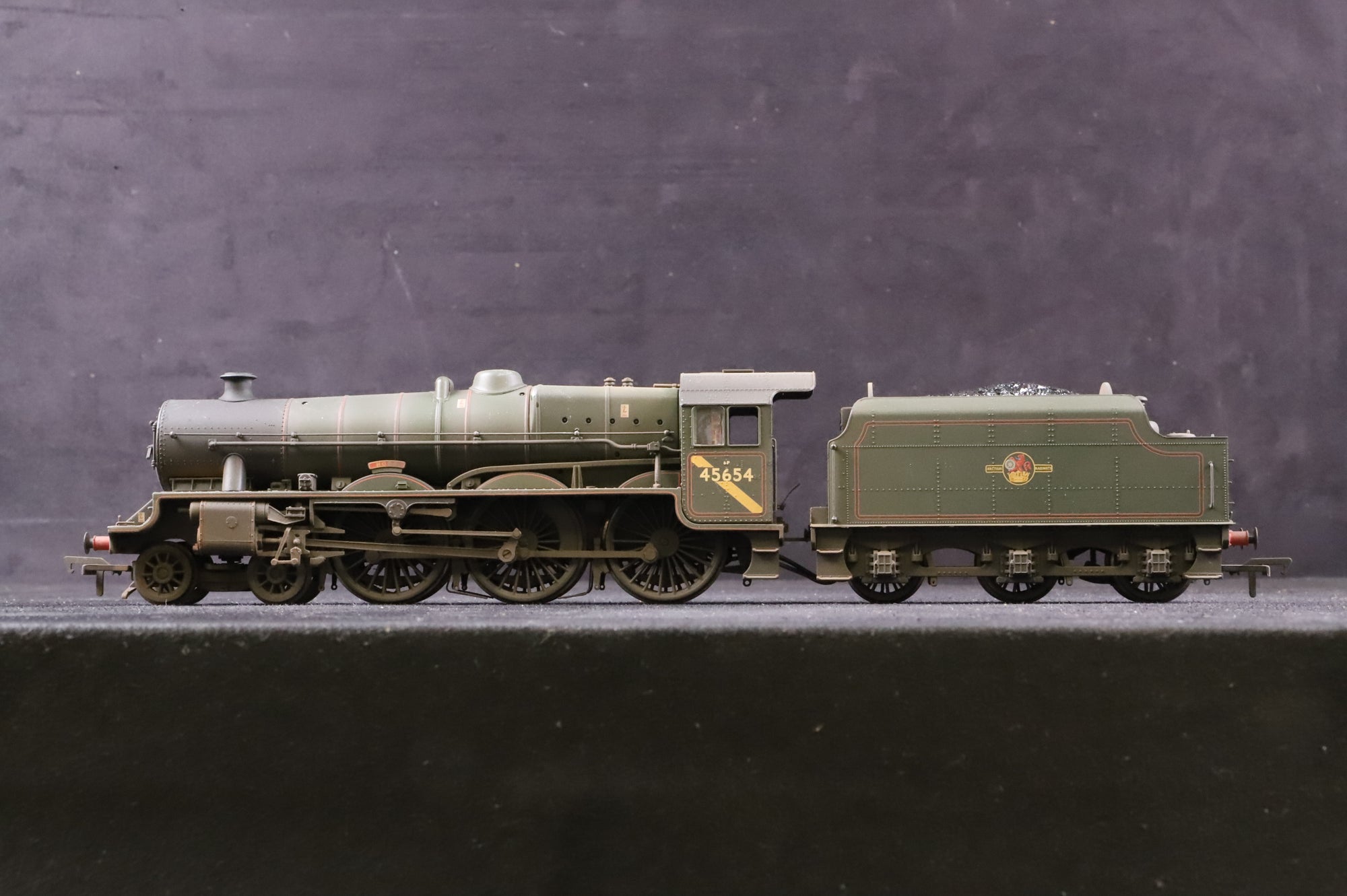 Bachmann OO 31-186A Jubilee Class '45654' 'Hood' BR Lined Green L/C Weathered DCC Sound