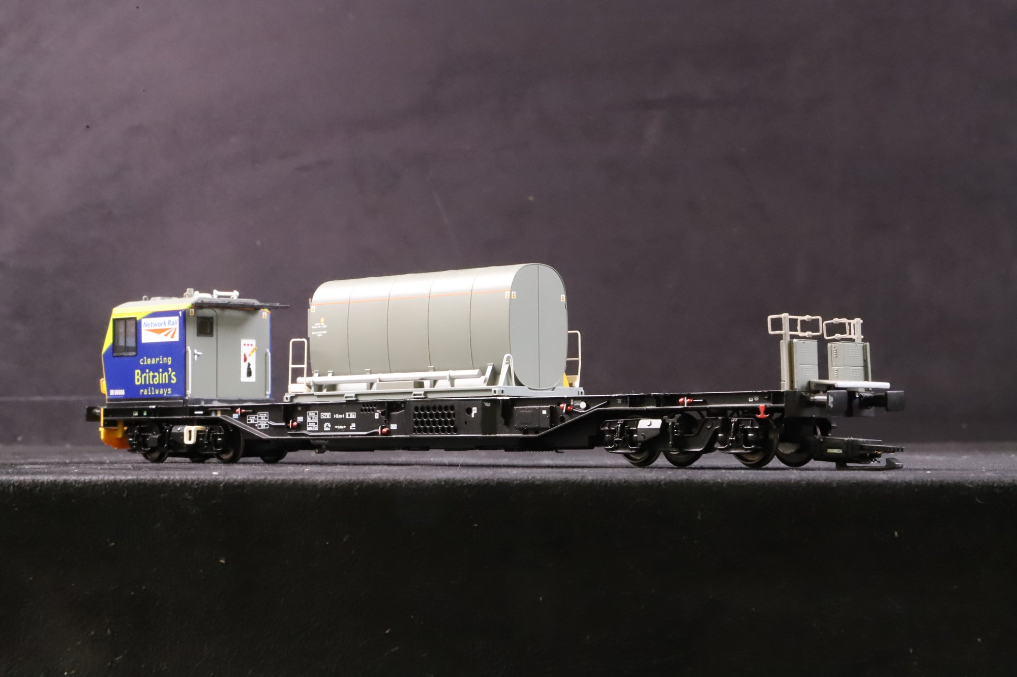 Bachmann OO 31-575 Windhoff MPV Network Rail